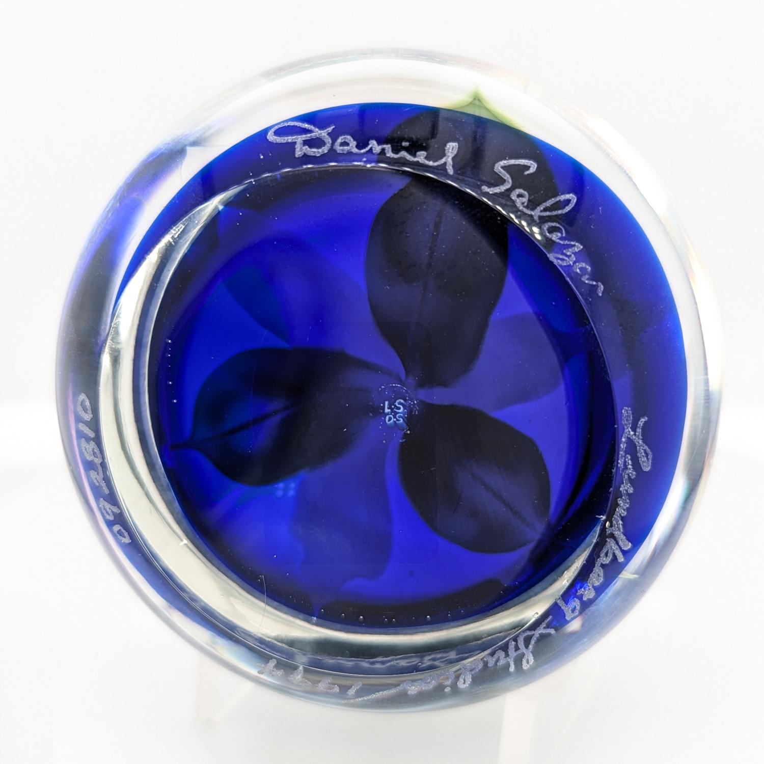 Daniel Salazar Lundberg Studios Art Glass White Gardenia Paperweight For Sale 1