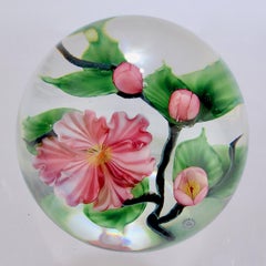 Daniel Salazar Lundberg Studios Fermacarte in vetro artistico con fiori di ciliegio
