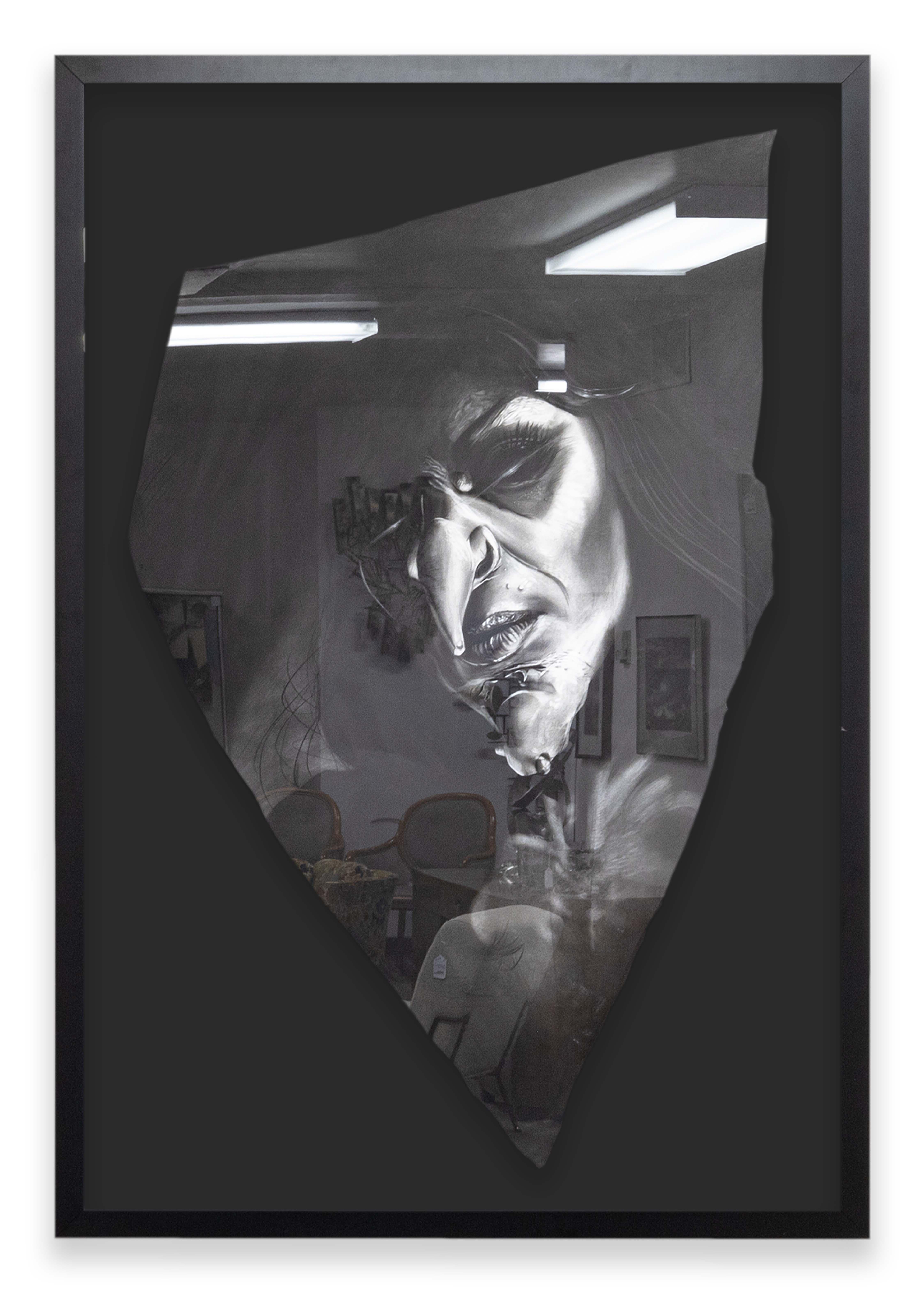 Daniel Samaniego Dunkle Witch Porträt Graphit & Holzkohle Zeichnung auf Papier gerahmt im Angebot 1