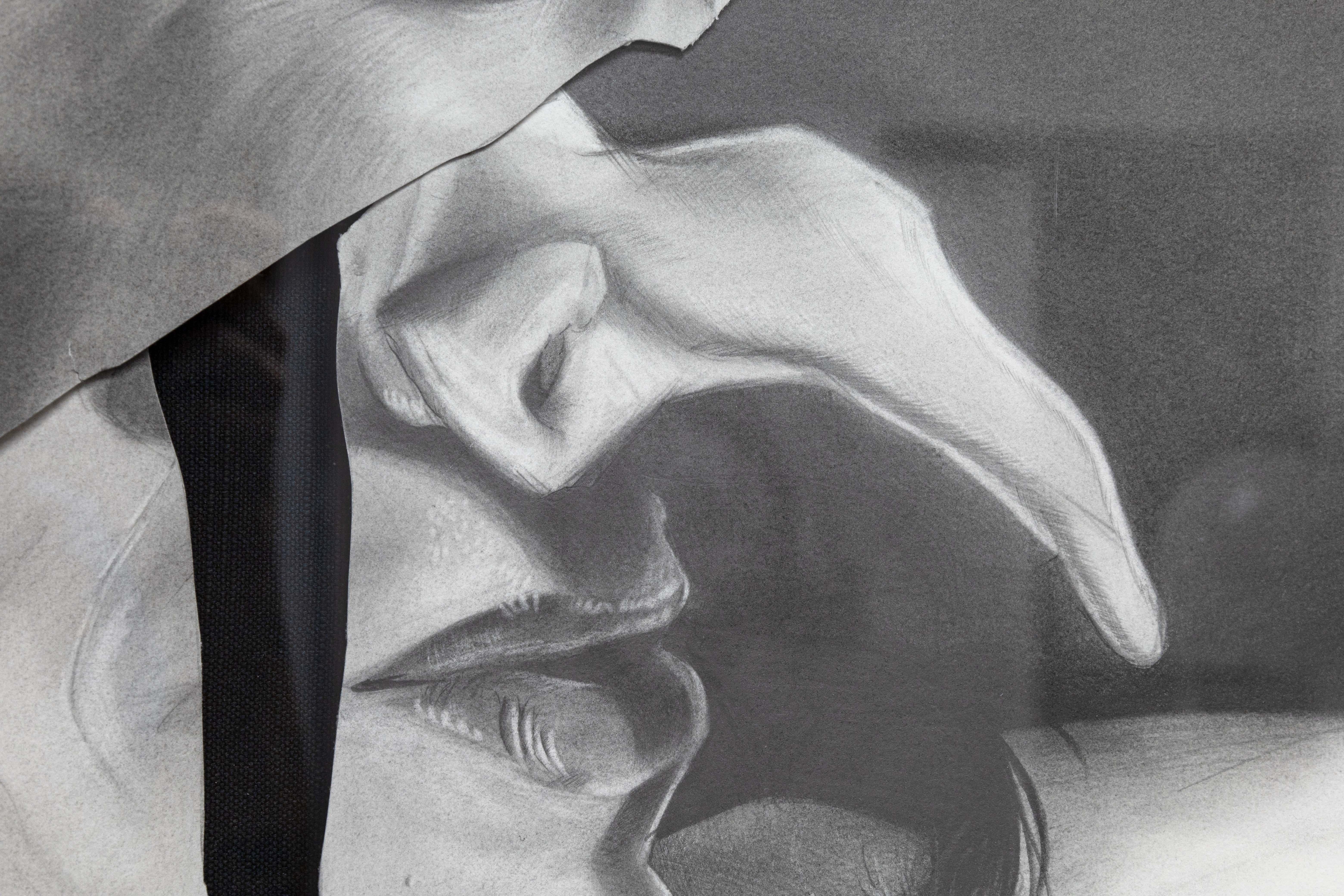 XXI secolo e contemporaneo Daniel Samaniego Light Witch Portrait Grafite e carboncino Carta da disegno incorniciata in vendita