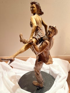 Hora del columpio (Escultura de bronce con base de mármol)