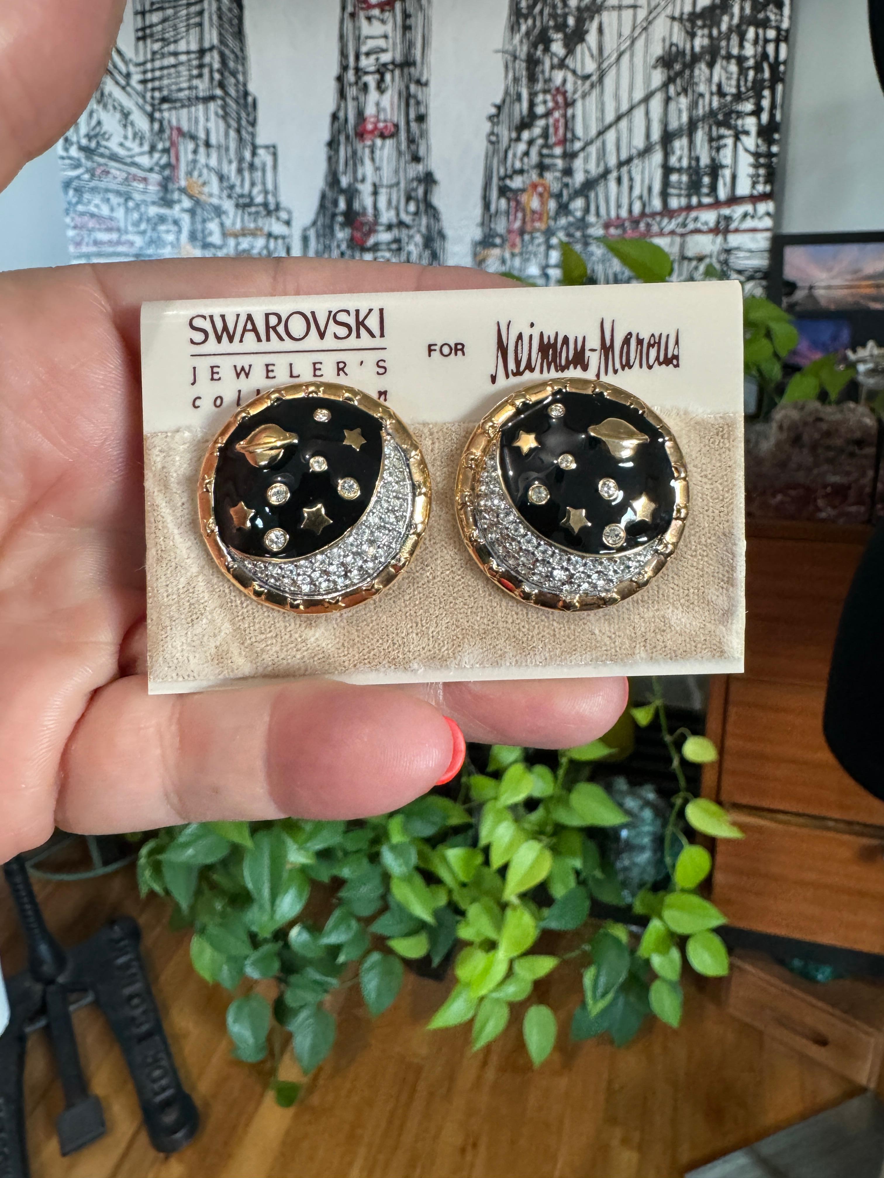 Daniel Swarovski, boucles d'oreilles clips de lune incrustées de cristal incrustées, jamais portées, années 1980 en vente 1