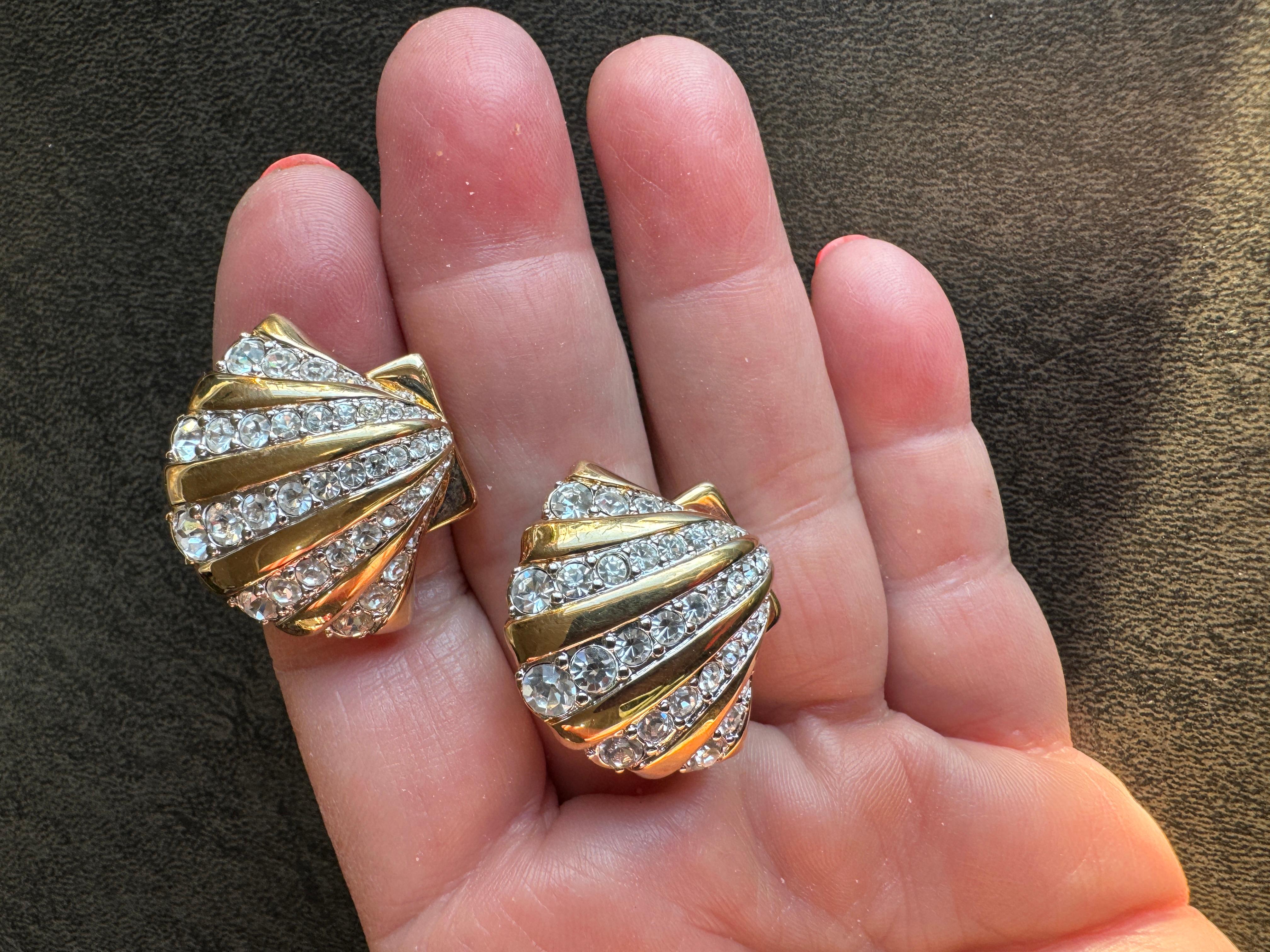 Daniel Swarovski, boucles d'oreilles en coquillage incrustées de cristal, neuves, jamais portées, années 1980 en vente 3