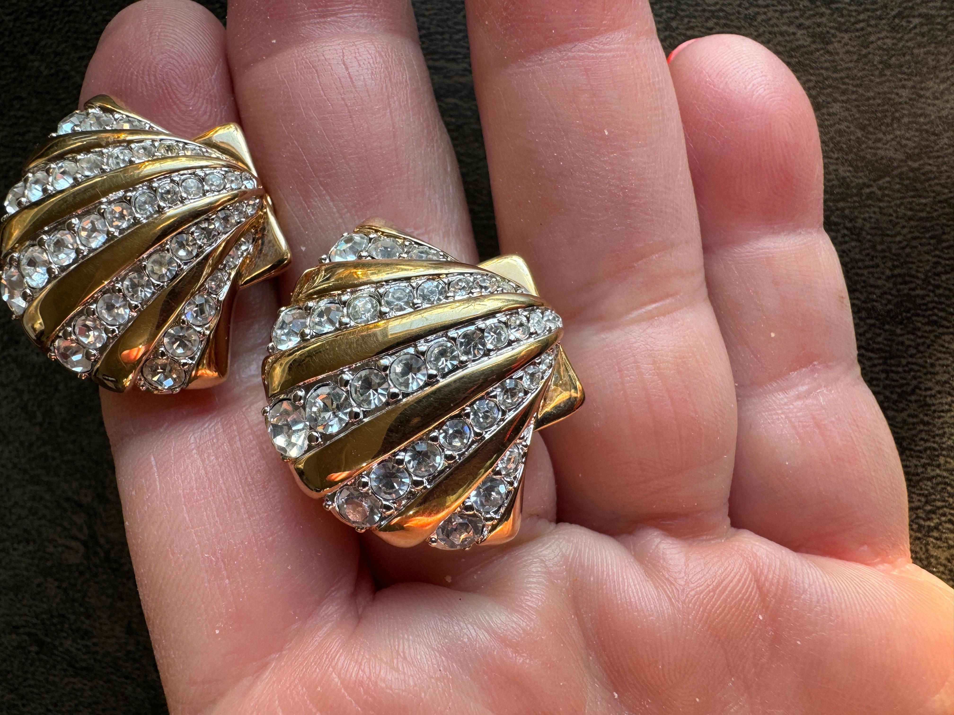 Daniel Swarovski, boucles d'oreilles en coquillage incrustées de cristal, neuves, jamais portées, années 1980 en vente 4