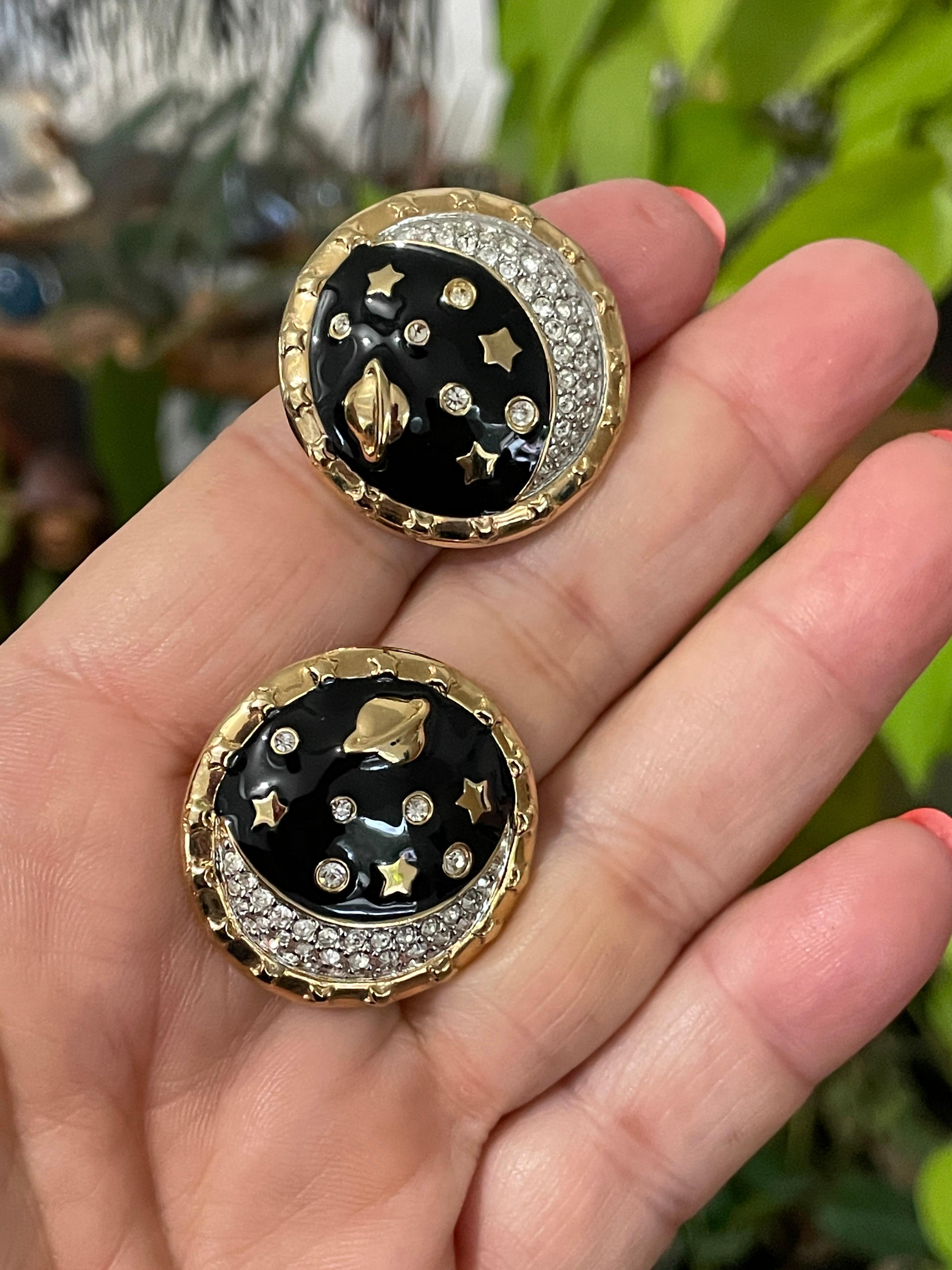 Daniel Swarovski Orecchini con lunetta in cristallo mai indossati in vendita 1