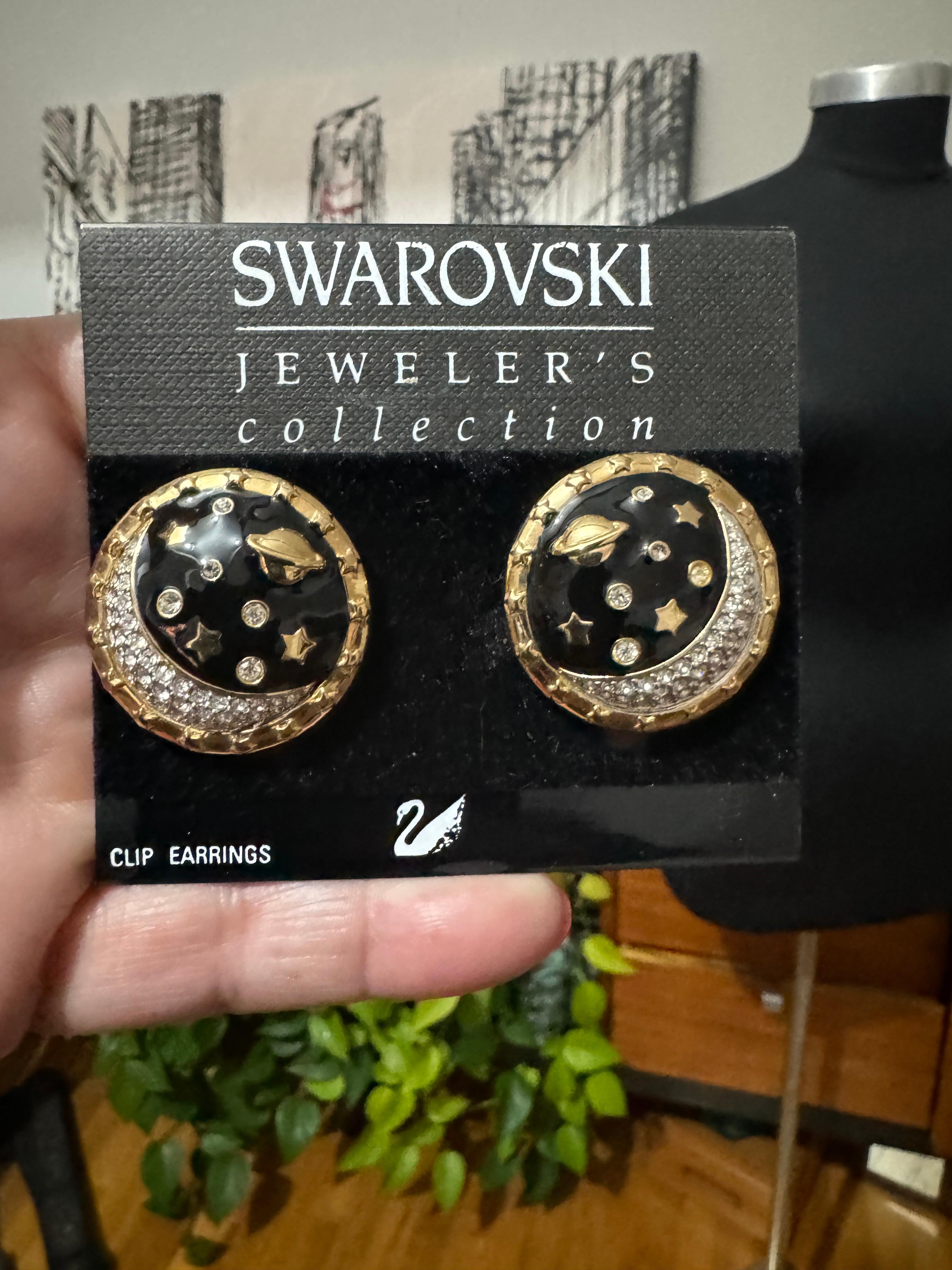 Daniel Swarovski Orecchini con lunetta in cristallo mai indossati in vendita 4