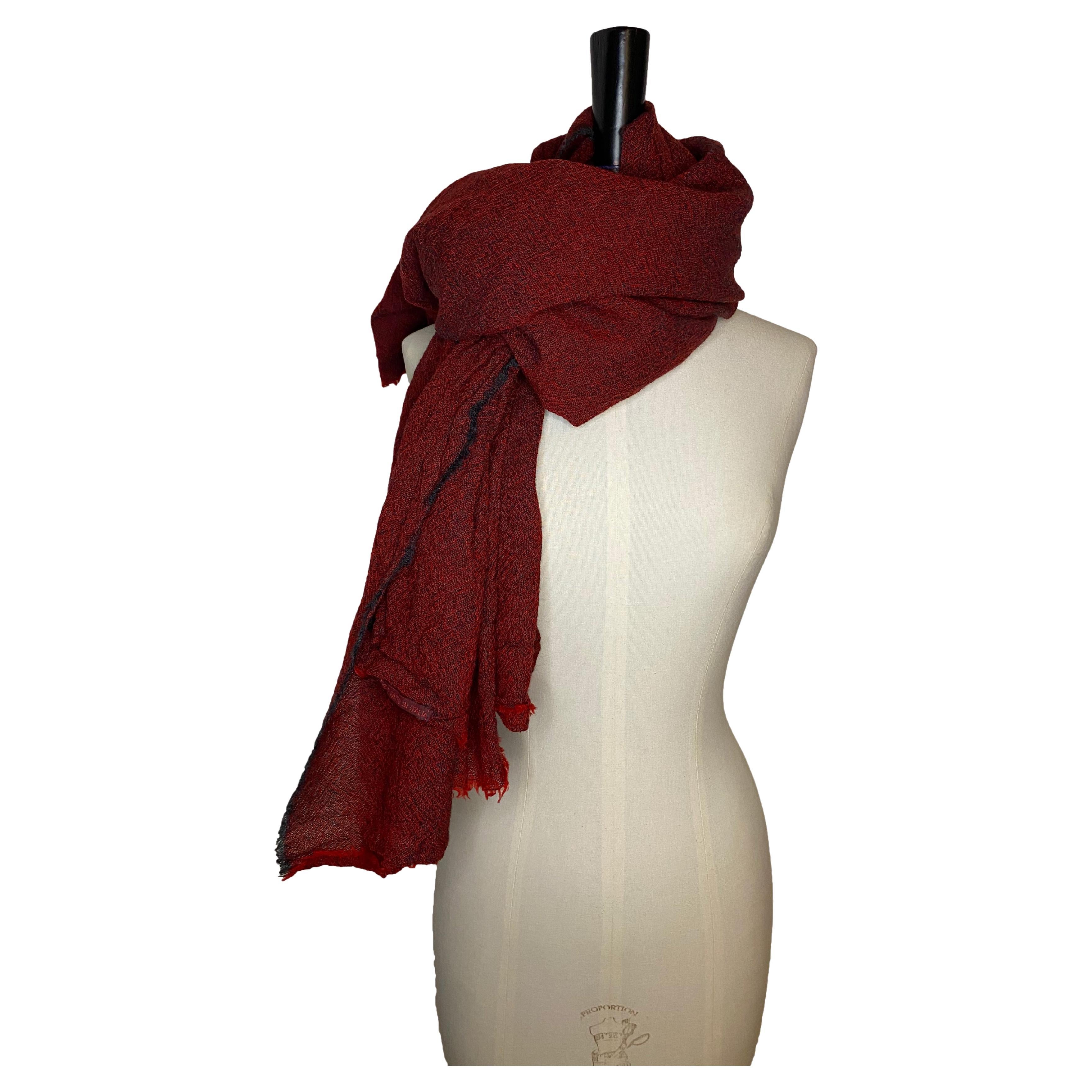Scialle di lana bordeaux Daniela Gregis in vendita