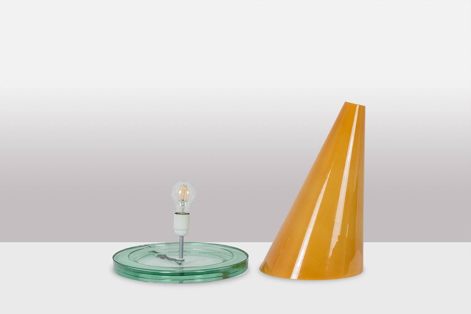 20ième siècle Daniela Puppa pour Fontana Arte. Lampe Oz. 1980s. en vente