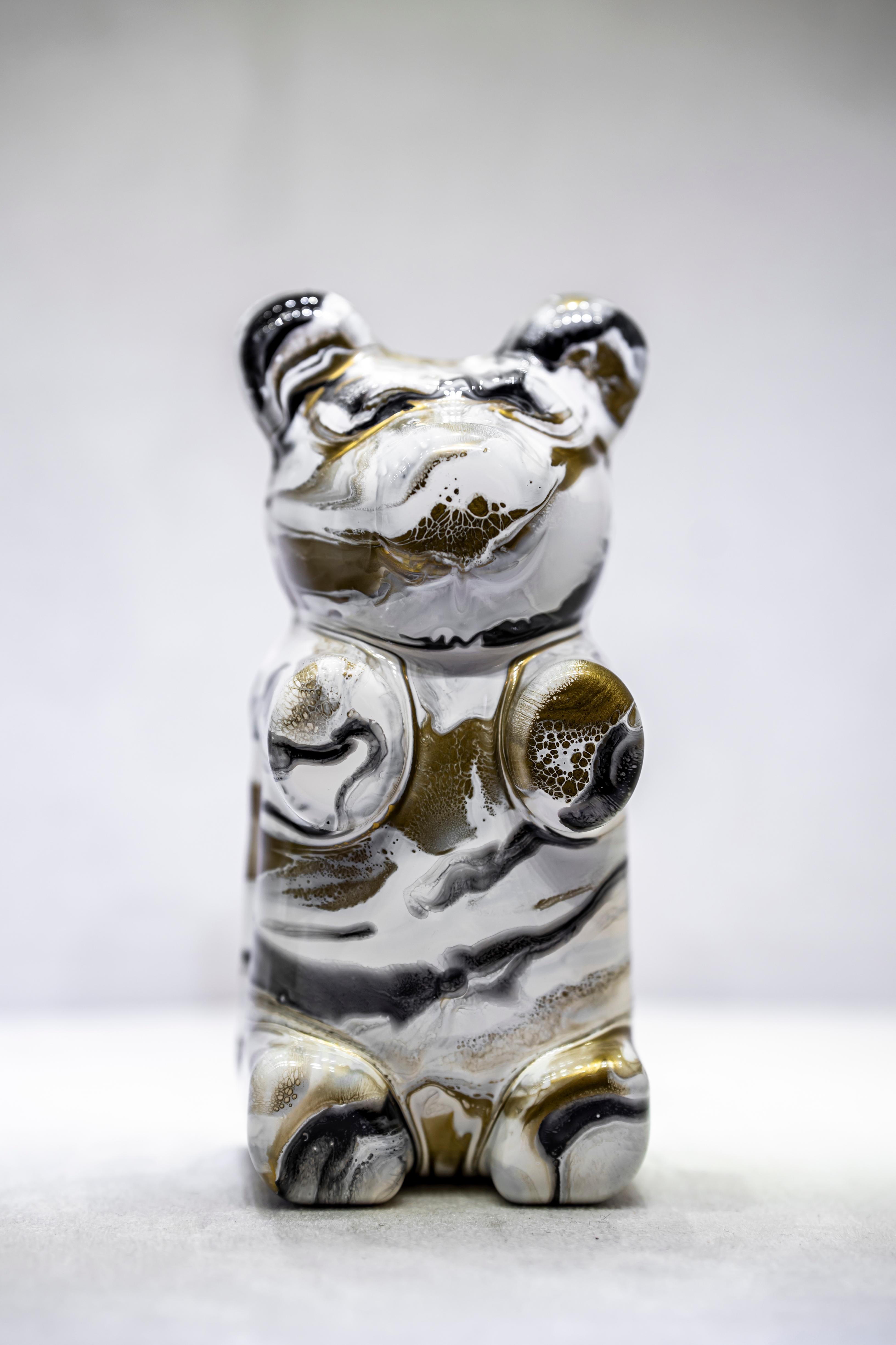 DANIELA - Weißer Marmorbär Design – Sculpture von daniela