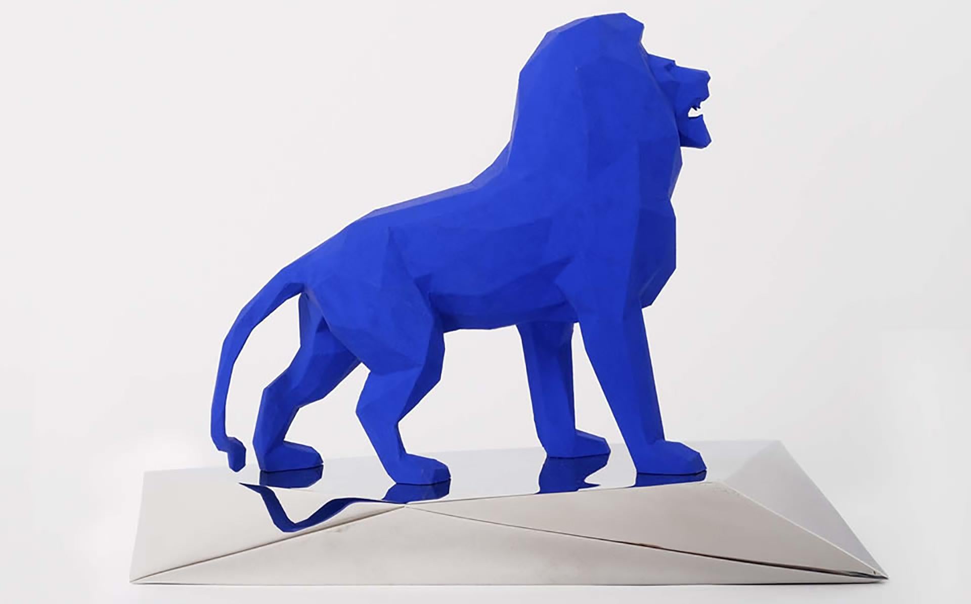 Hic Sunt Leones Blue - Minimalist Sculpture by Daniele Basso