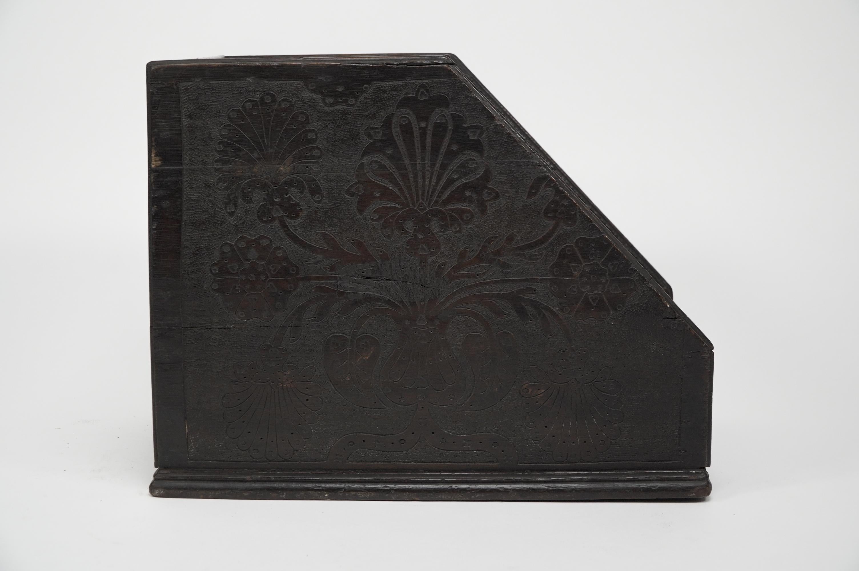 Danier Cottier (style of). An Aesthetic Movement dark oak coal box For Sale 3