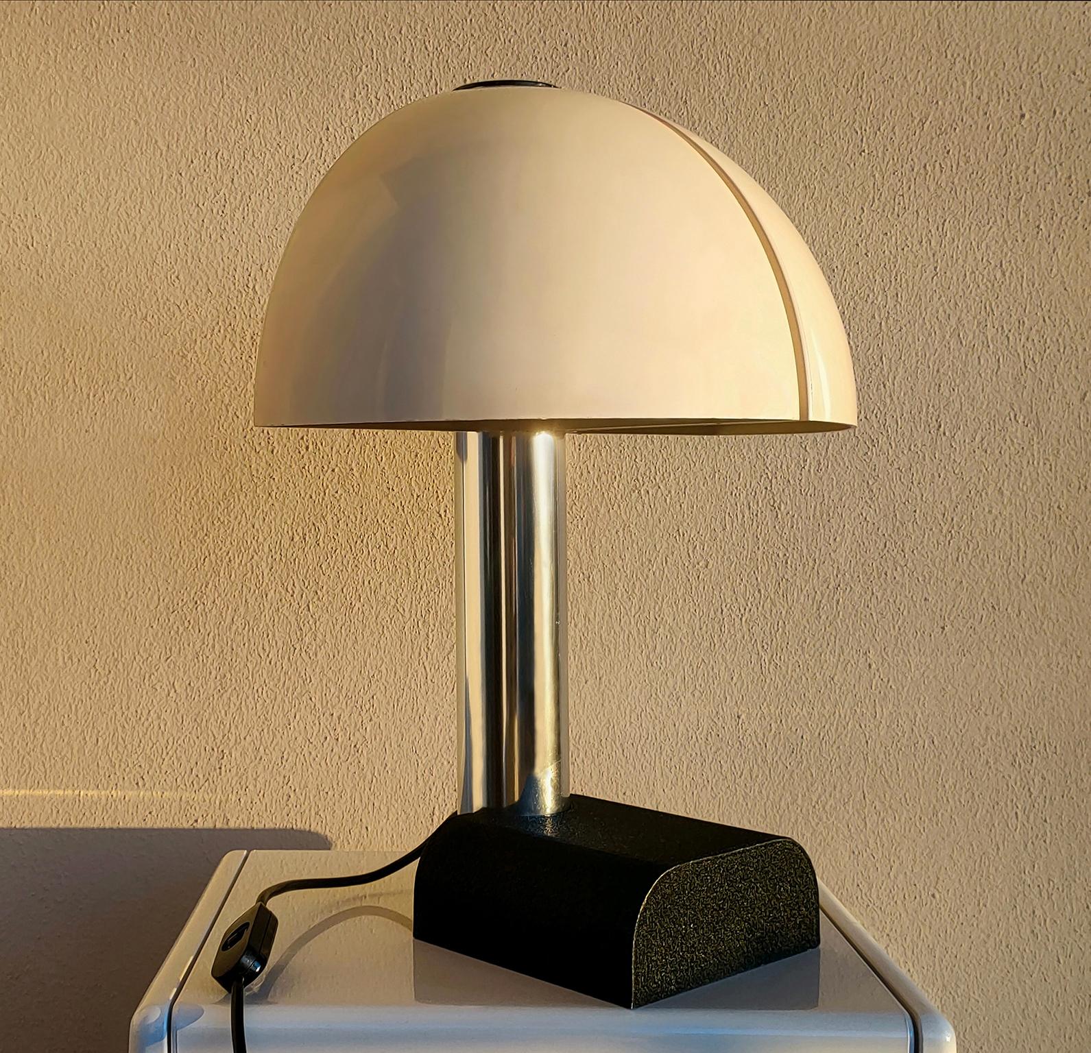 Italian Danilo & Corrado Aroldi Spicchio Table Lamp for Stilnovo 1970s Italy For Sale