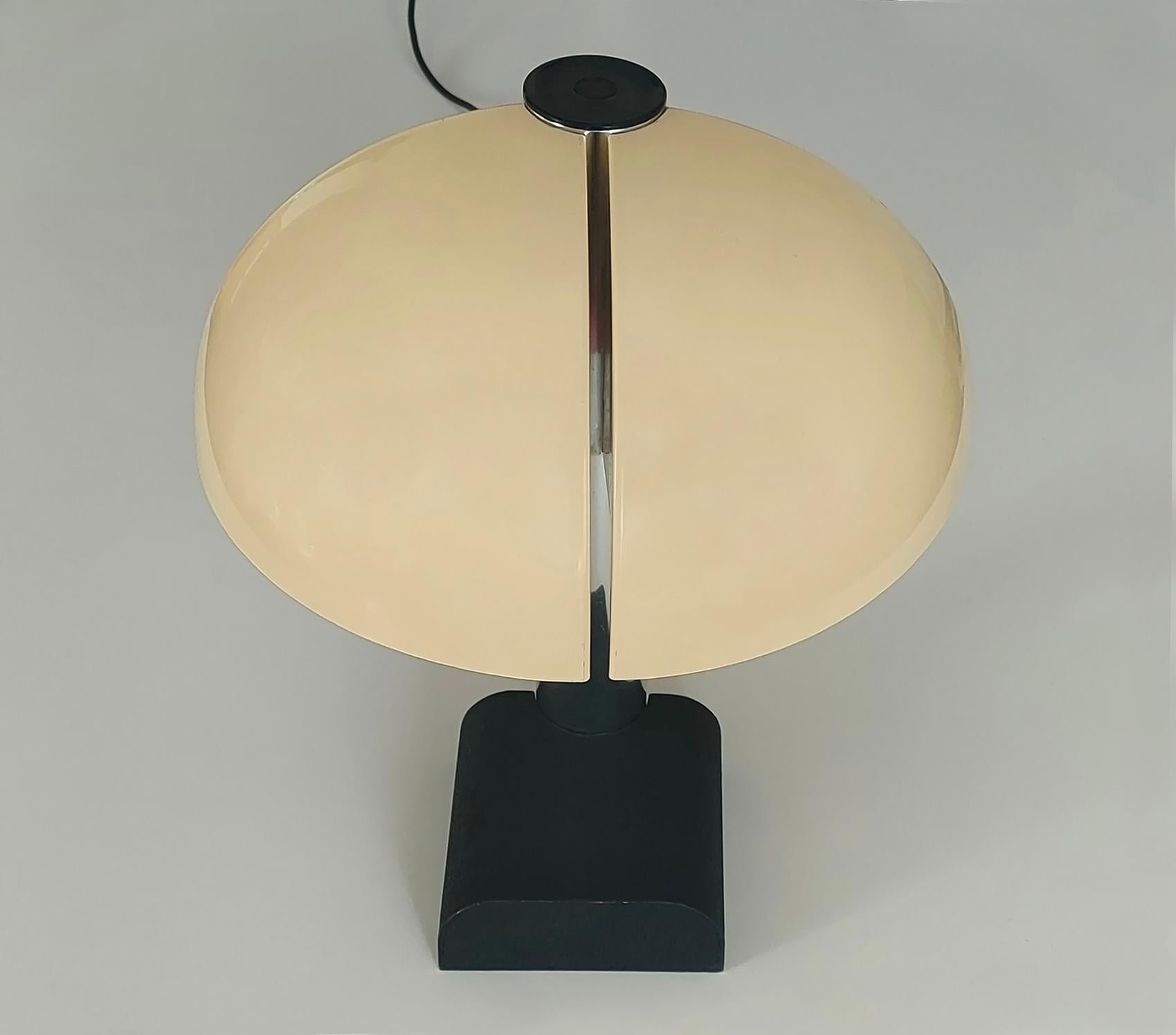 Danilo & Corrado Aroldi Spicchio Table Lamp for Stilnovo 1970s Italy In Fair Condition For Sale In Montecatini Terme, IT