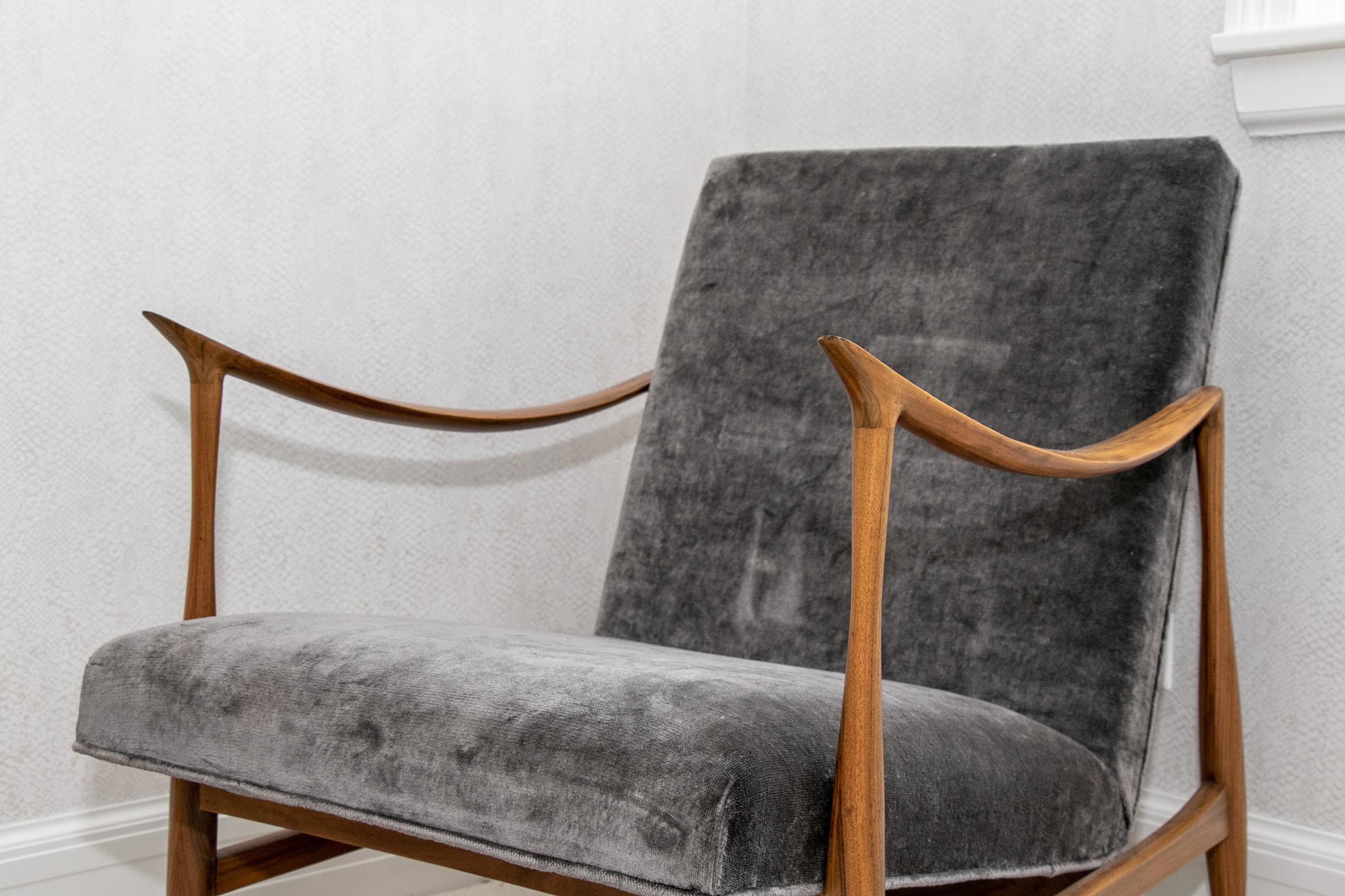 Danimarquesa chair by Jorge Zalszupin, exceptional midcentury Design lounge chair with custom upholstery. Fine wood with gently curved arms and the softest hand imaginable. Authorized re-issue.

Condition: Good condition with expected signs of use