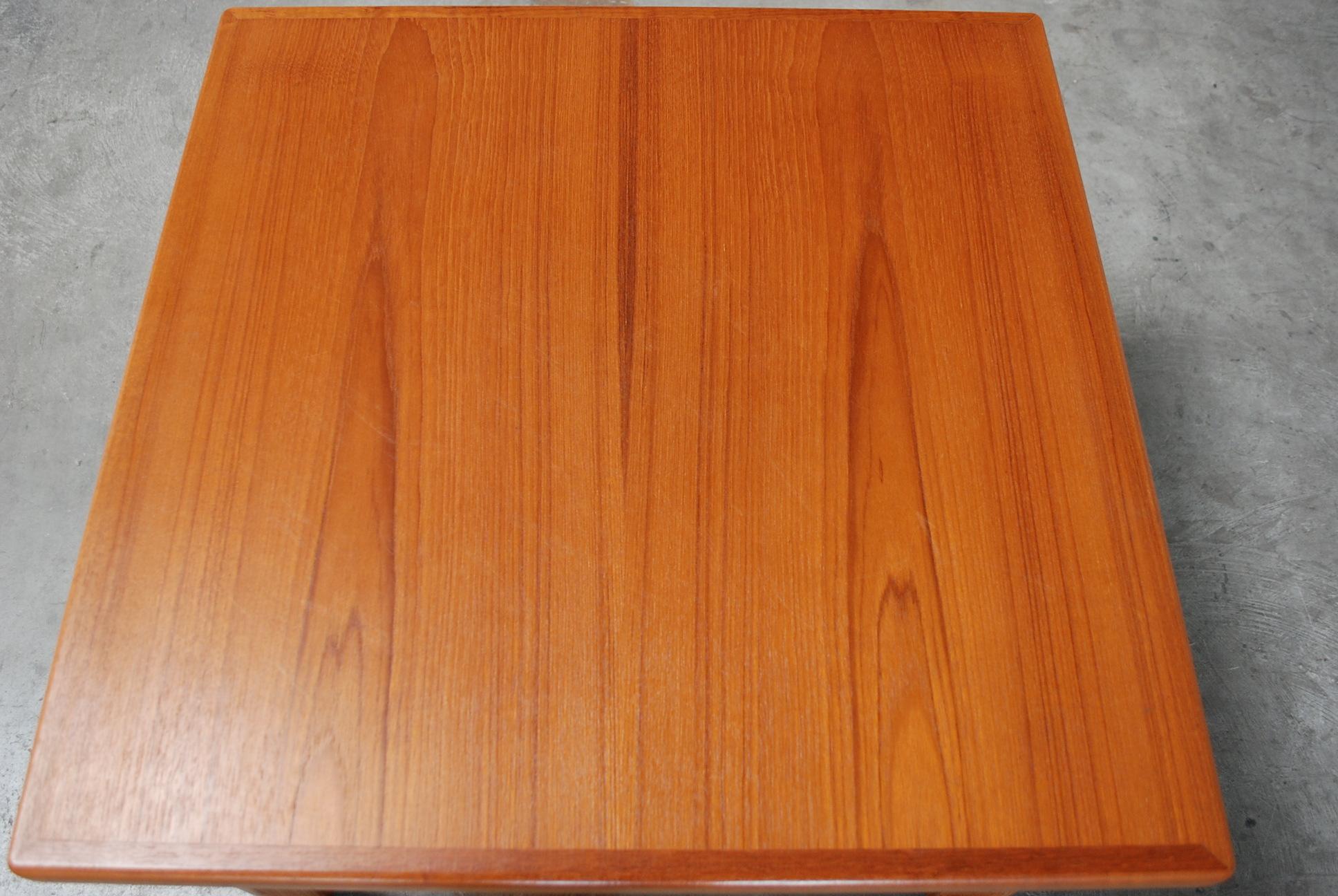 Danish Modern Square Coffee Table in Teak by BRDR Furbo In Good Condition For Sale In Munich, Bavaria