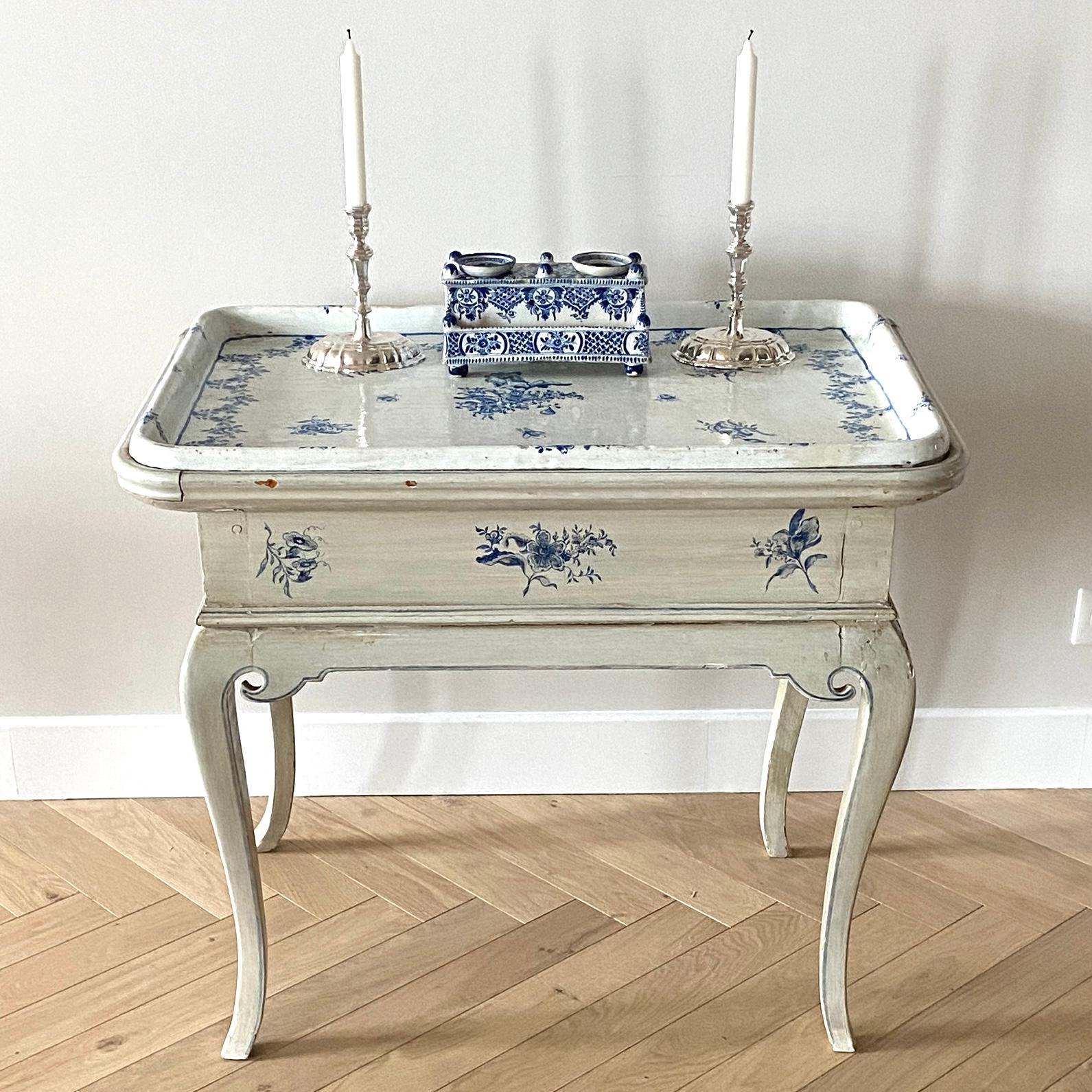 Danish 18th Century Blue Faience Inkwell by Store Kongensgade In Good Condition For Sale In Haddonfield, NJ