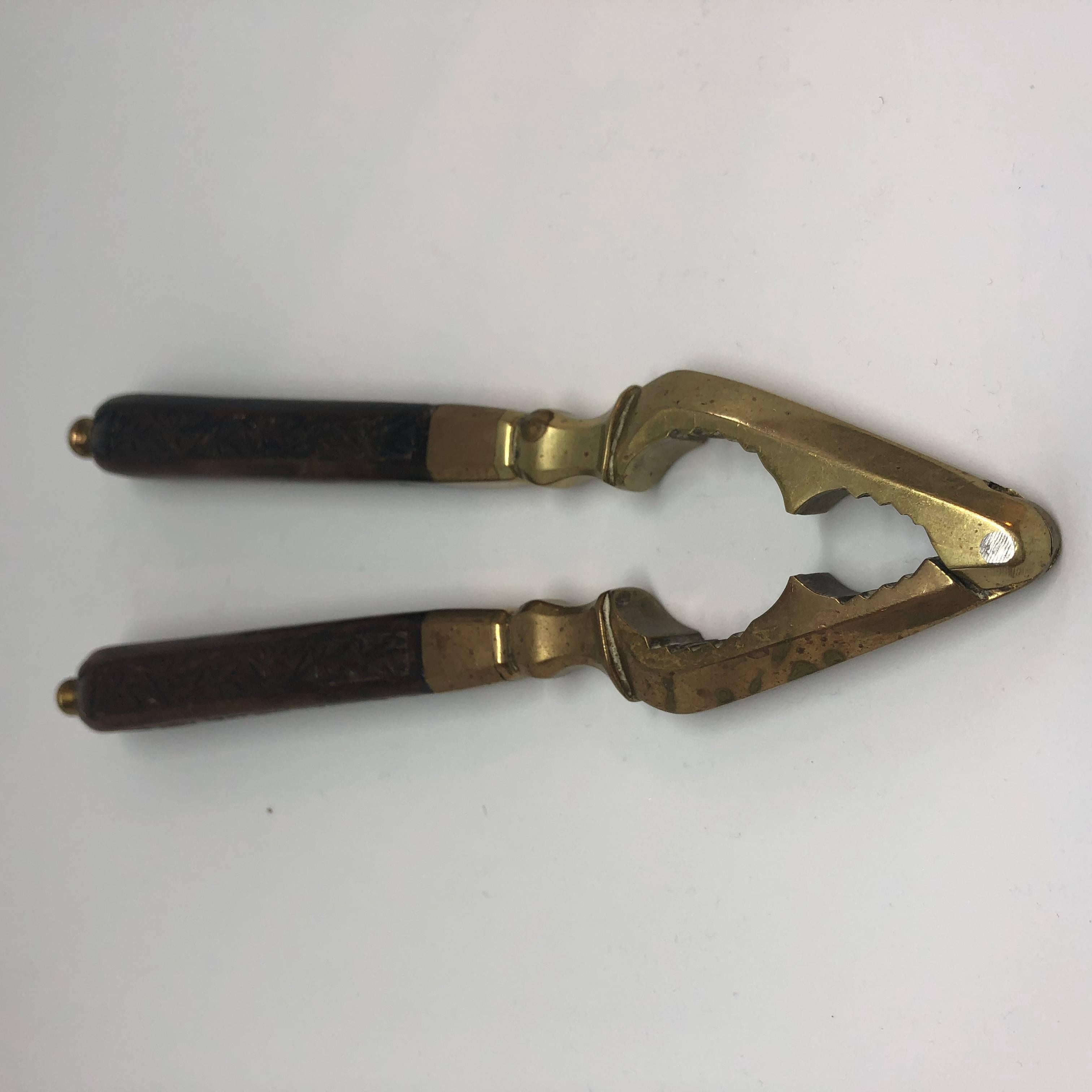 Danish 18th Century Brass And Wood Nutcracker For Sale 2