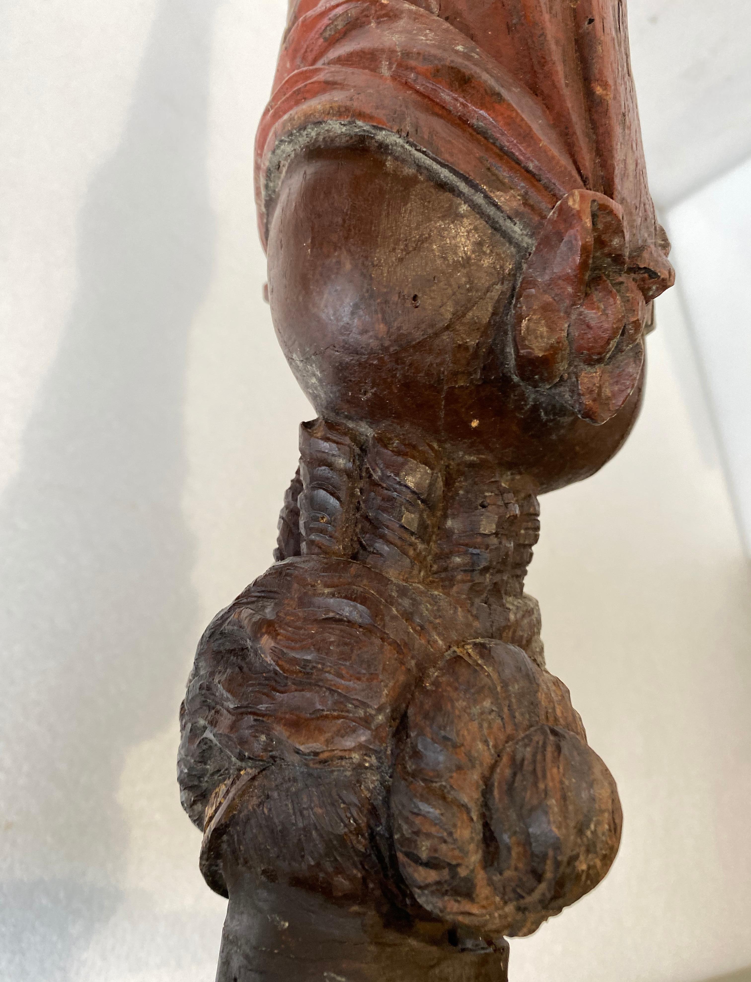 Guéridon danois du XVIIIe siècle à tête de figurine avec piédestal en vente 7