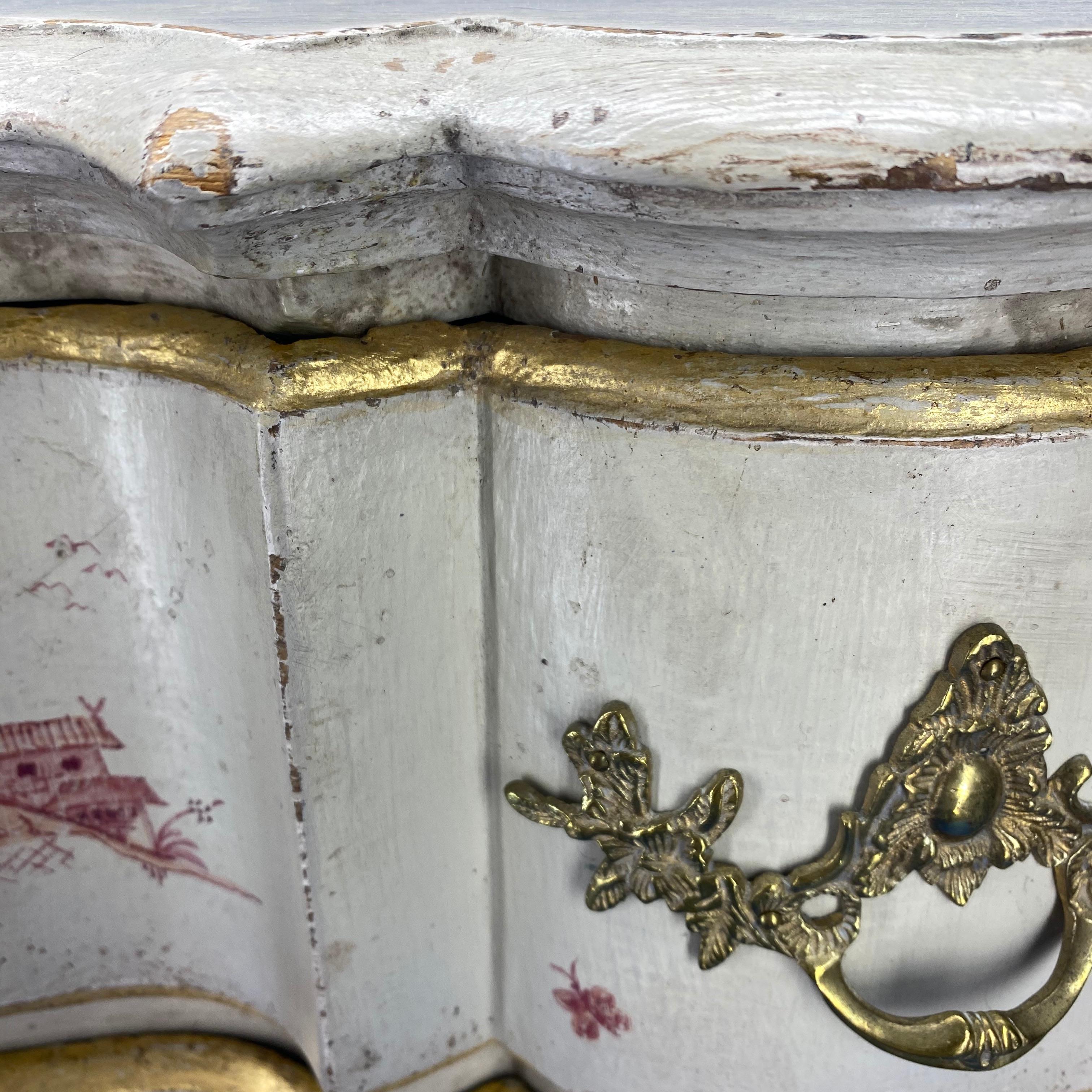 Danish 18th Century Painted Chest of Drawers With Chinoiserie Decor For Sale 4