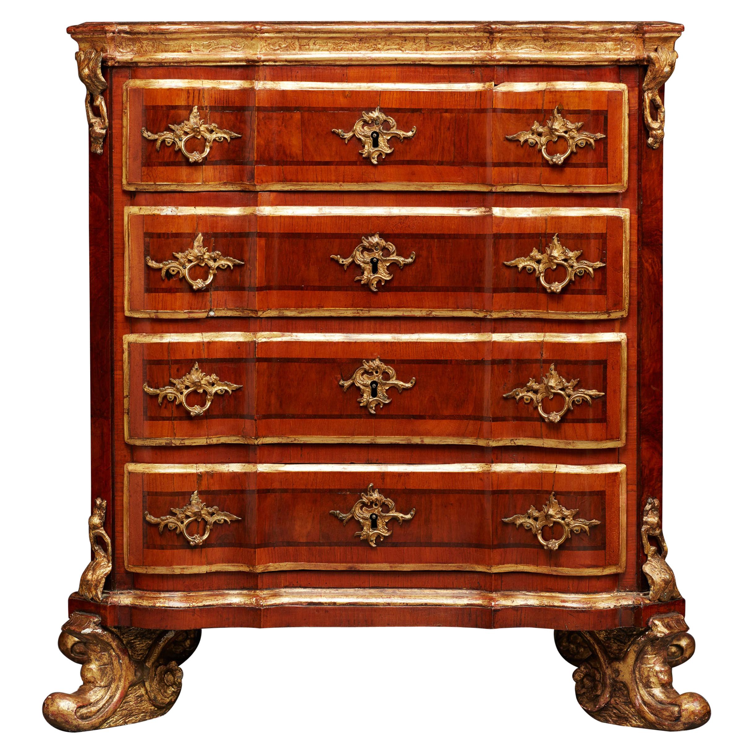 Commode rococò danese in noce del XVIII secolo Mathias Ortmann