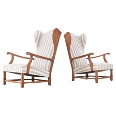 Dänischer Ohrensessel im Landhausstil der 1930-40er Jahre aus massiver Eiche