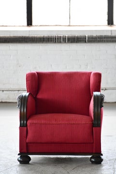 Dänischer Art-Déco-Sessel aus rotem Mohair aus den 1930er Jahren mit geschnitzten Armlehnen