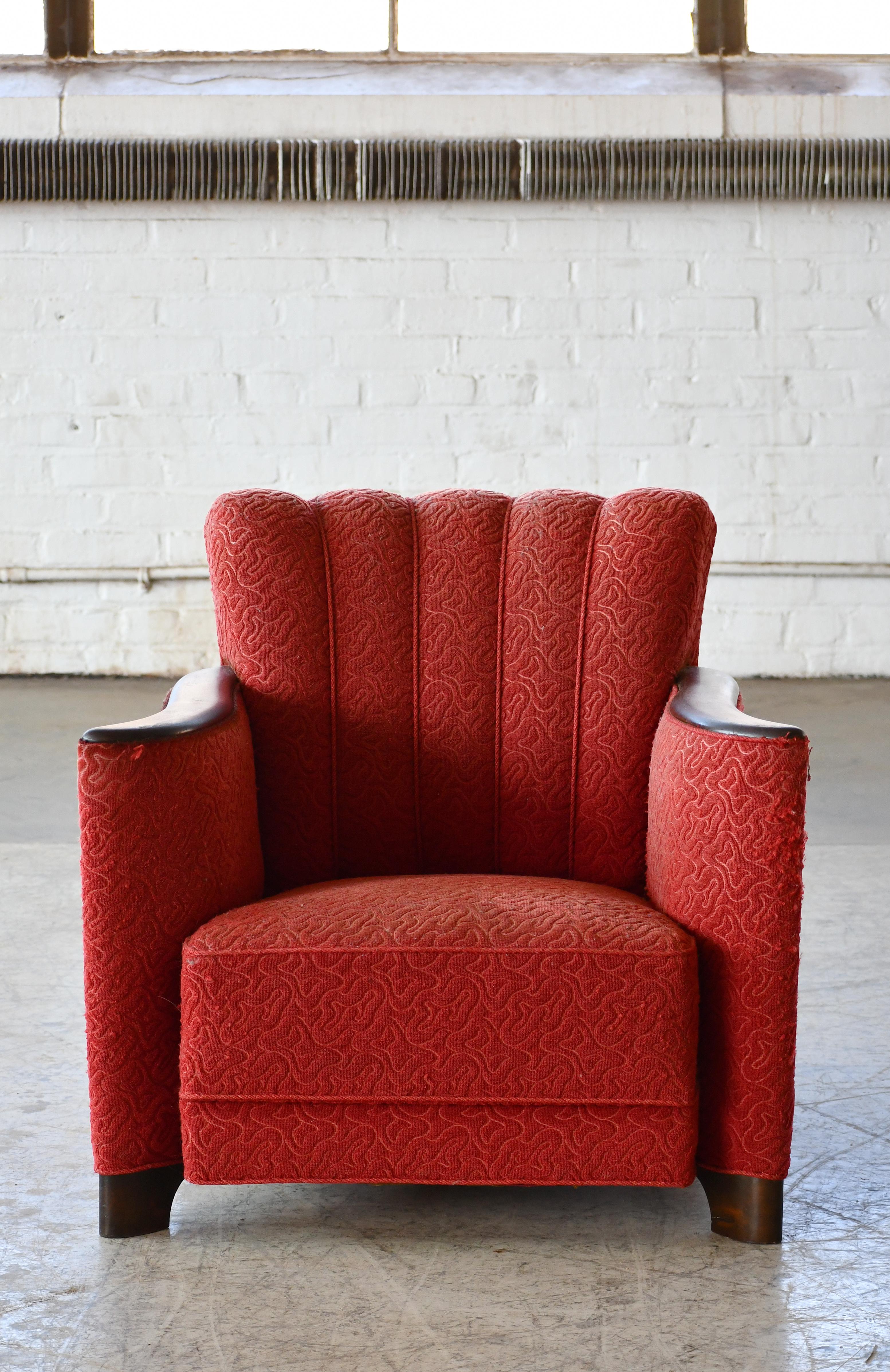 Danish 1930s Art Deco Lounge Chair in Red Mohair with Mahogany Accents In Good Condition For Sale In Bridgeport, CT