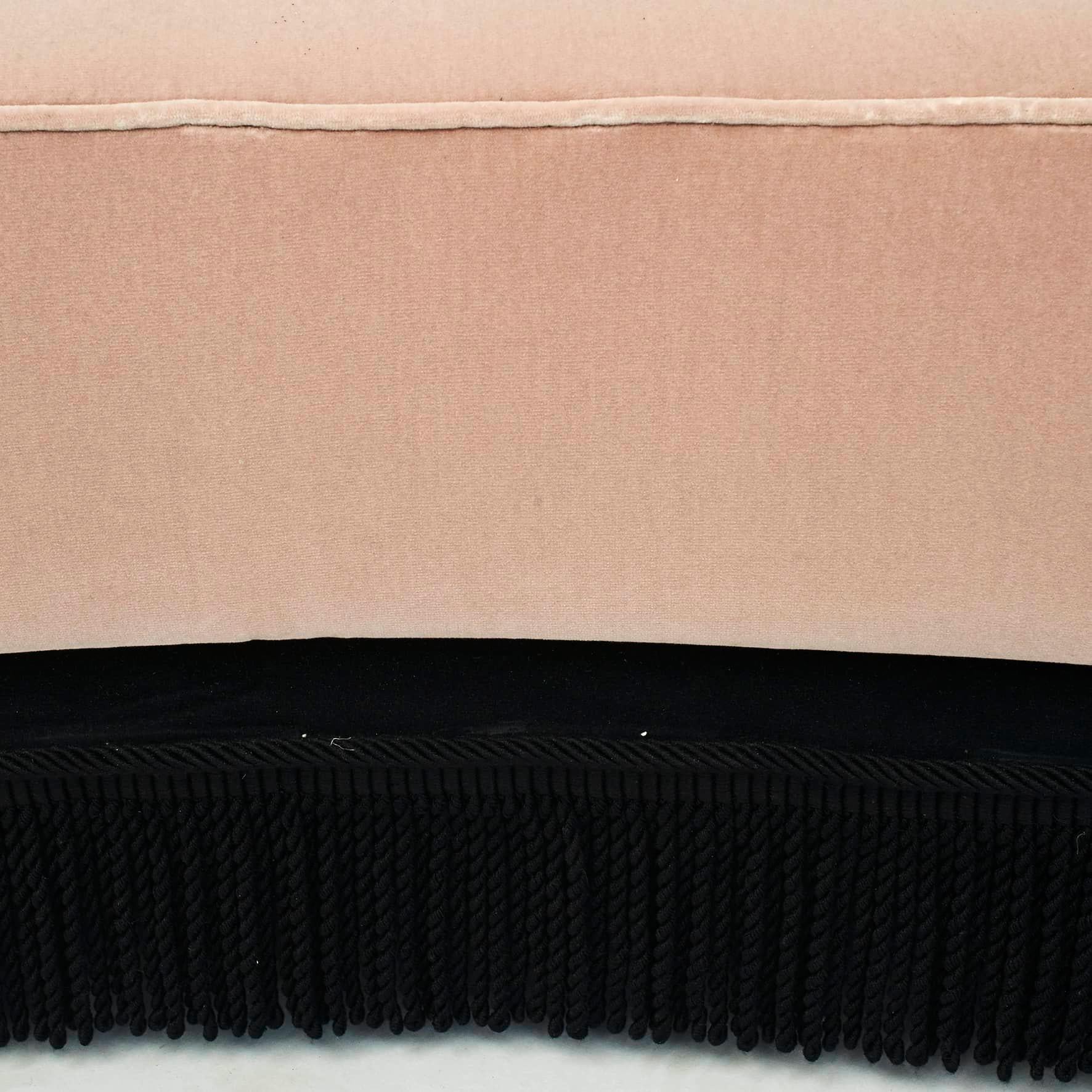 Velours Canapé ou canapé danois des années 1930 en forme de banane incurvé en velours « chair » et gris foncé en vente