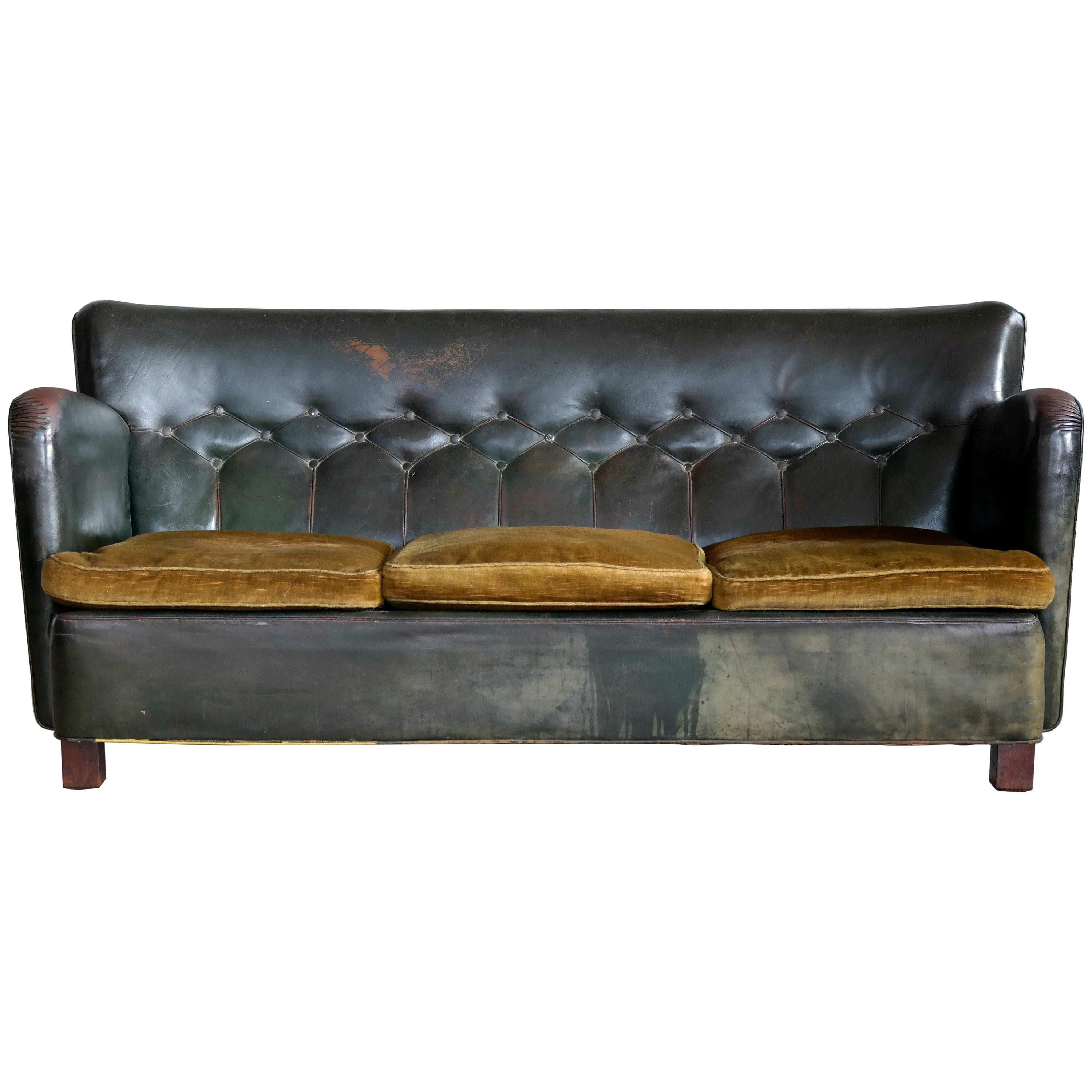 Danish 1930s Boesen and Lassen Style Tufted Club Sofa in Green Leather