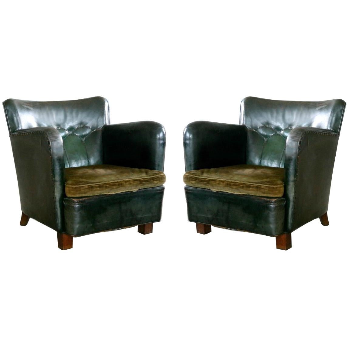 Danish 1930s Pair of Club Chairs in Tufted Green Patinated Leather