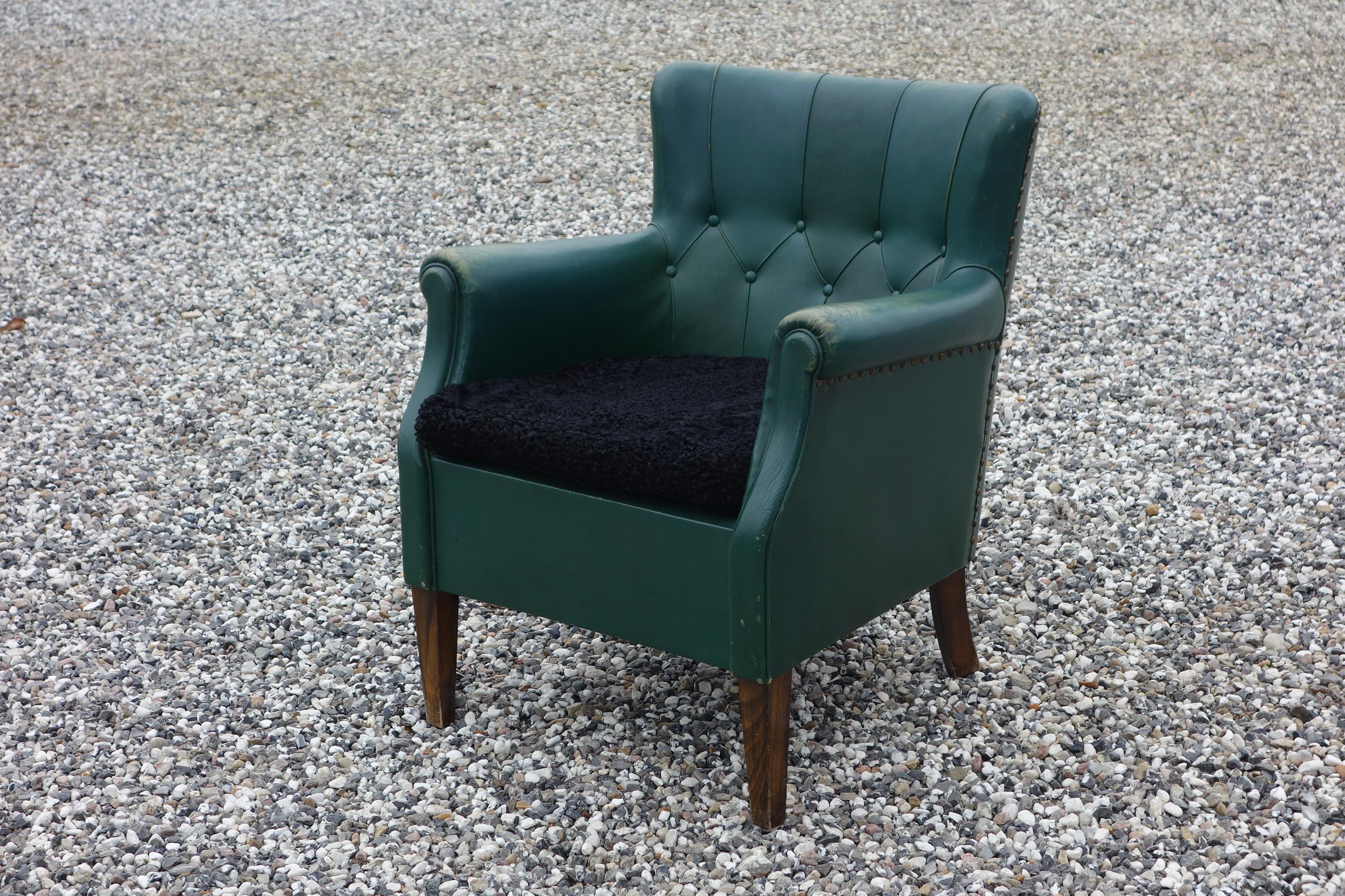 Danish 1930s Green Leather Club Chair In Good Condition For Sale In Vejle, DK