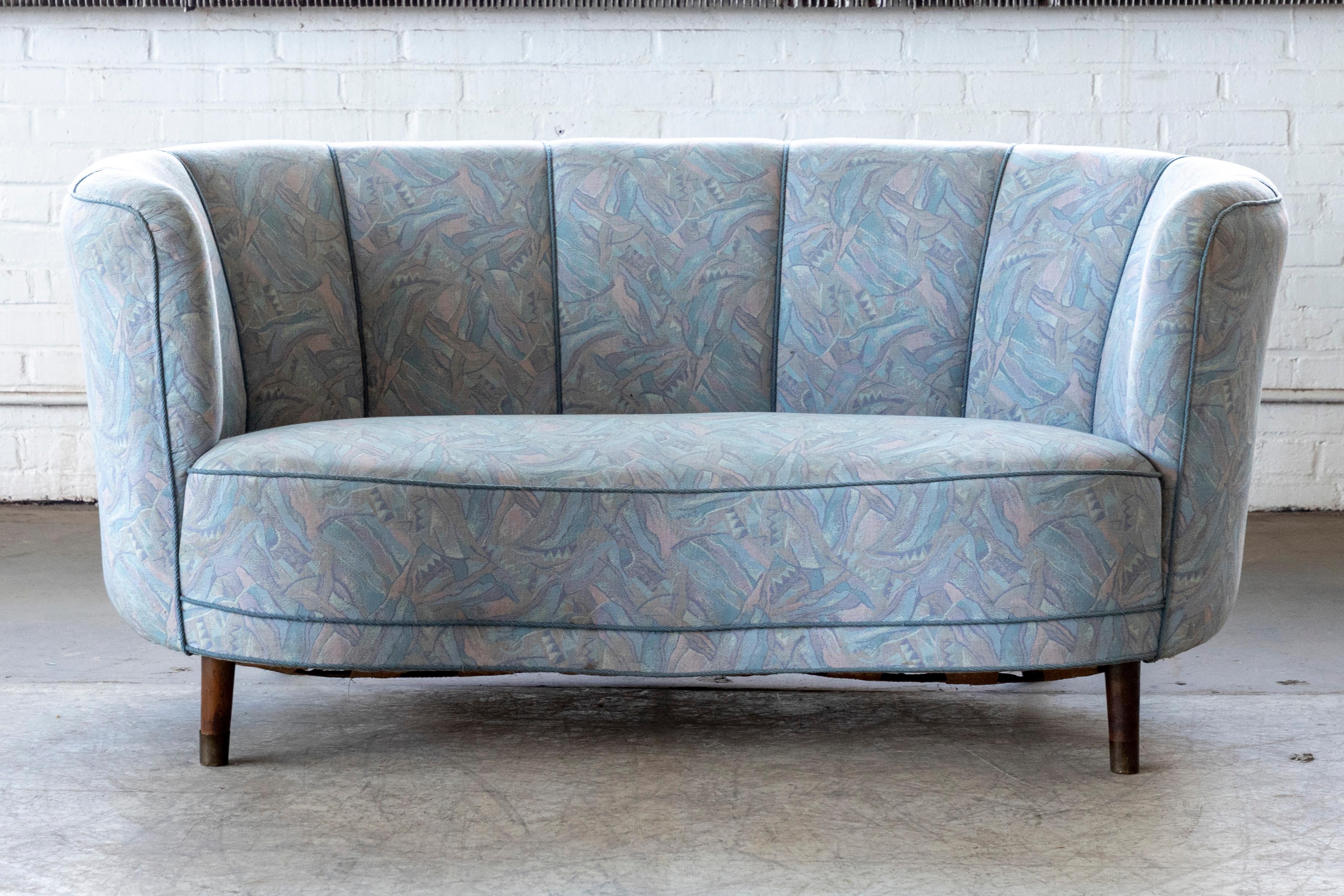 Mid-Century Modern Sofa ou Loveseat danois incurvé des années 1940-50 en vente