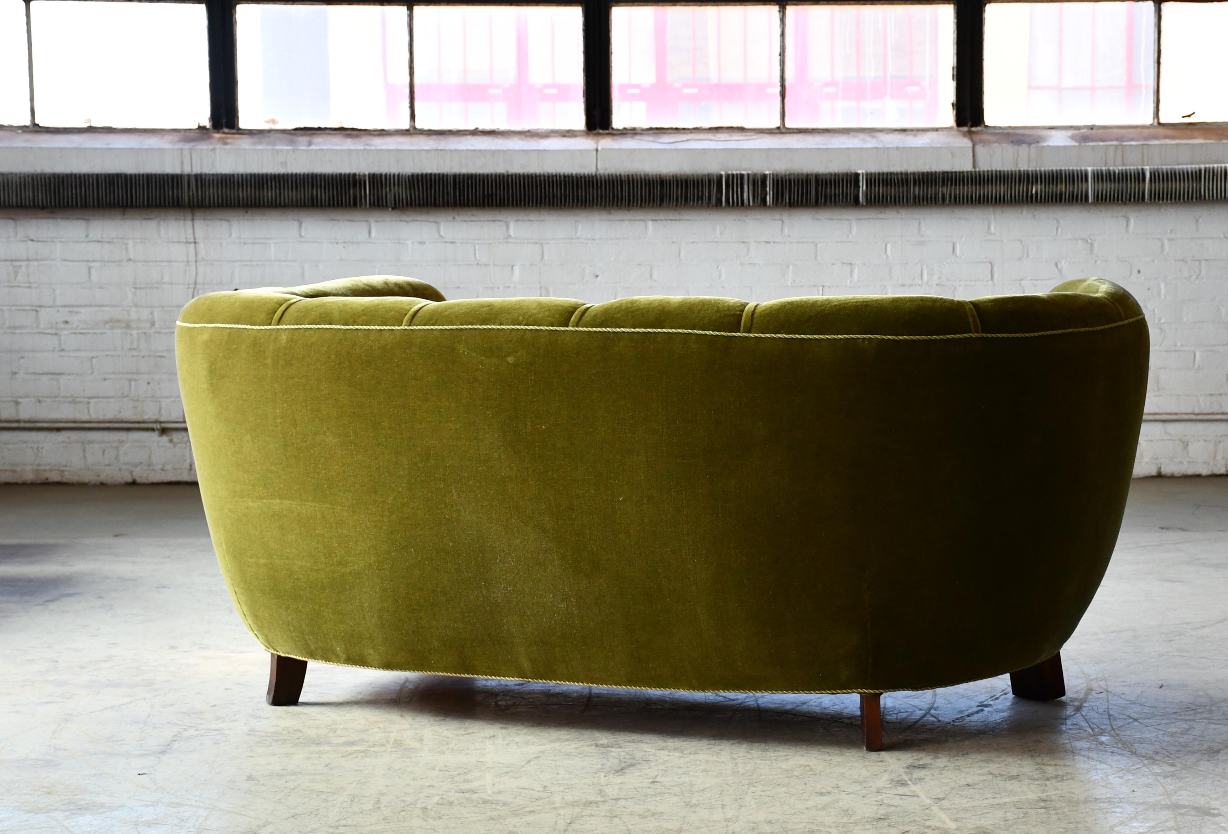 Mid-20th Century Danish 1940s Banana Form Settee or Sofa In Emerald Mohair