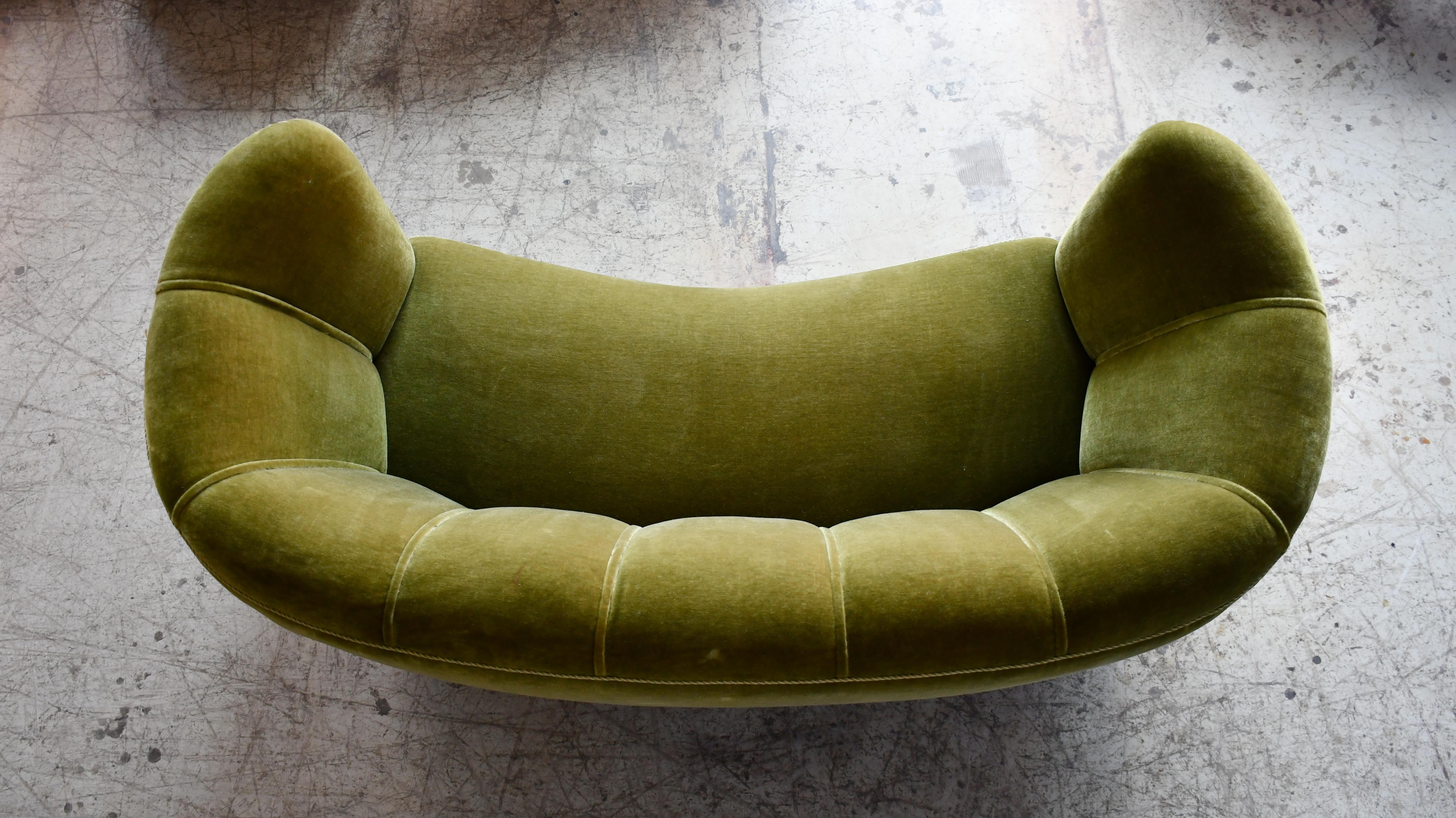 Wool Danish 1940s Banana Form Settee or Sofa In Emerald Mohair