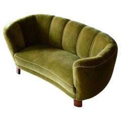 Danish 1940s Banana Form Settee or Sofa In Emerald Mohair