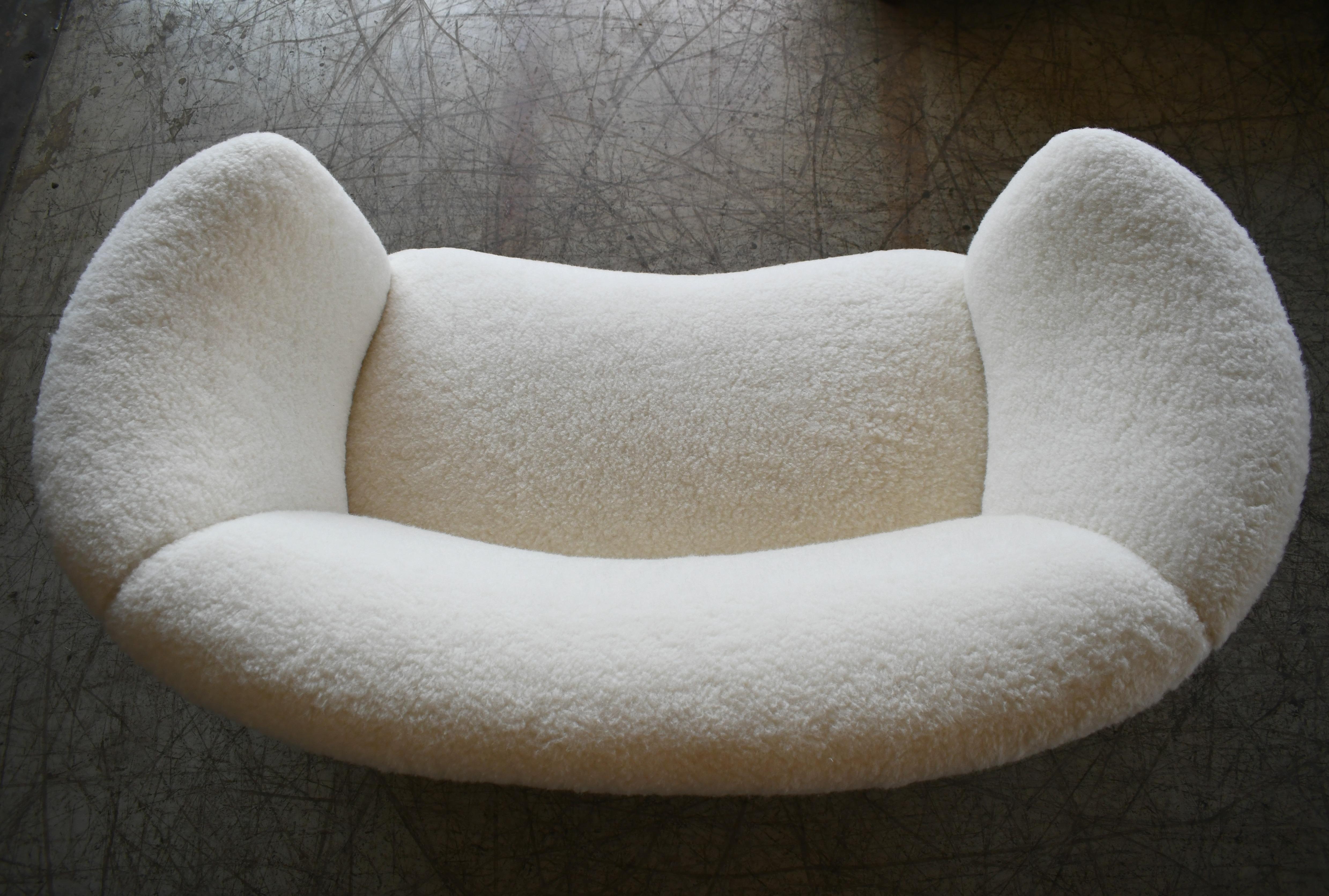 love seat curved