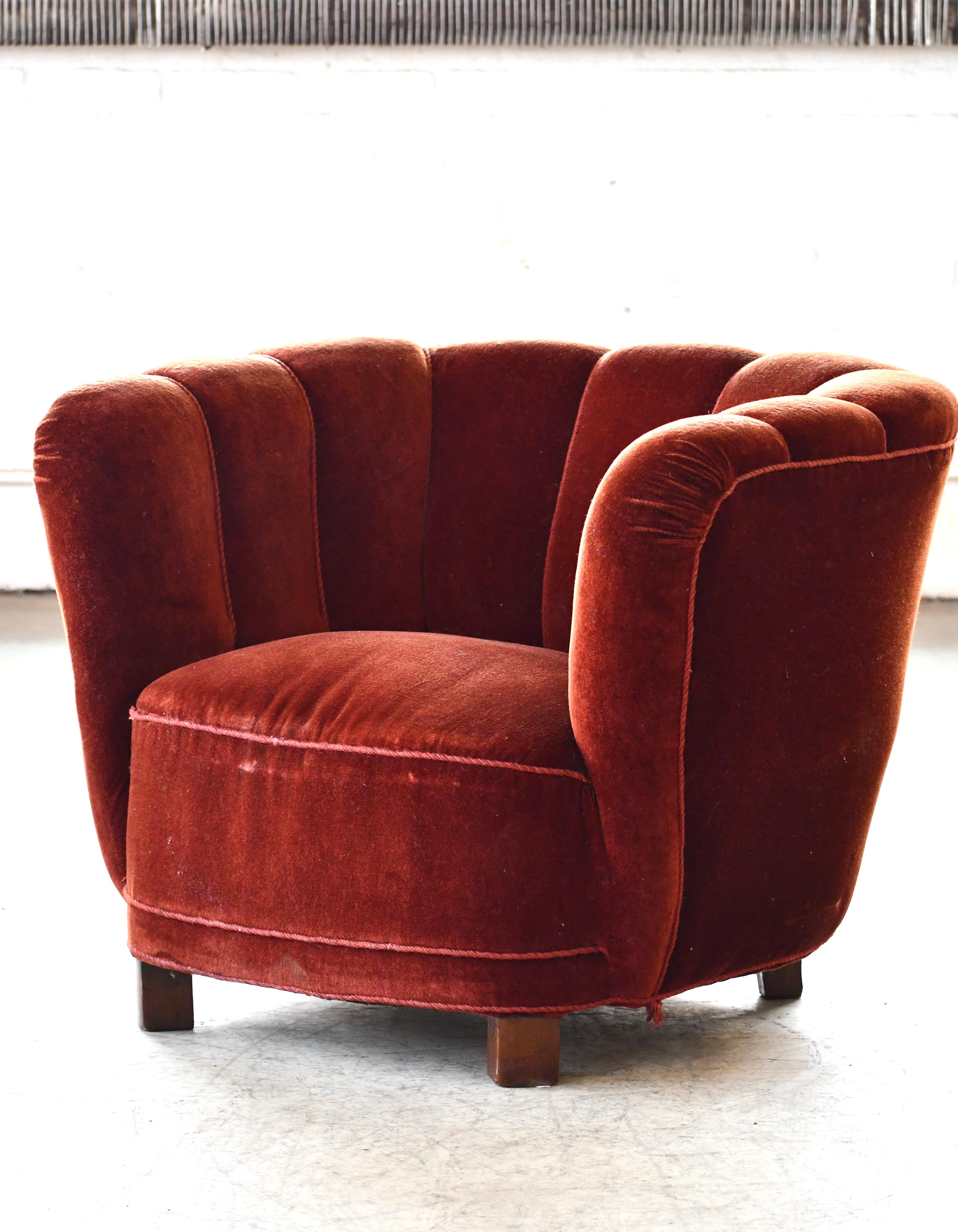 Danish 1940s Banana Style Curved Tub Club Chair with Channel Back in Red Mohair In Good Condition For Sale In Bridgeport, CT