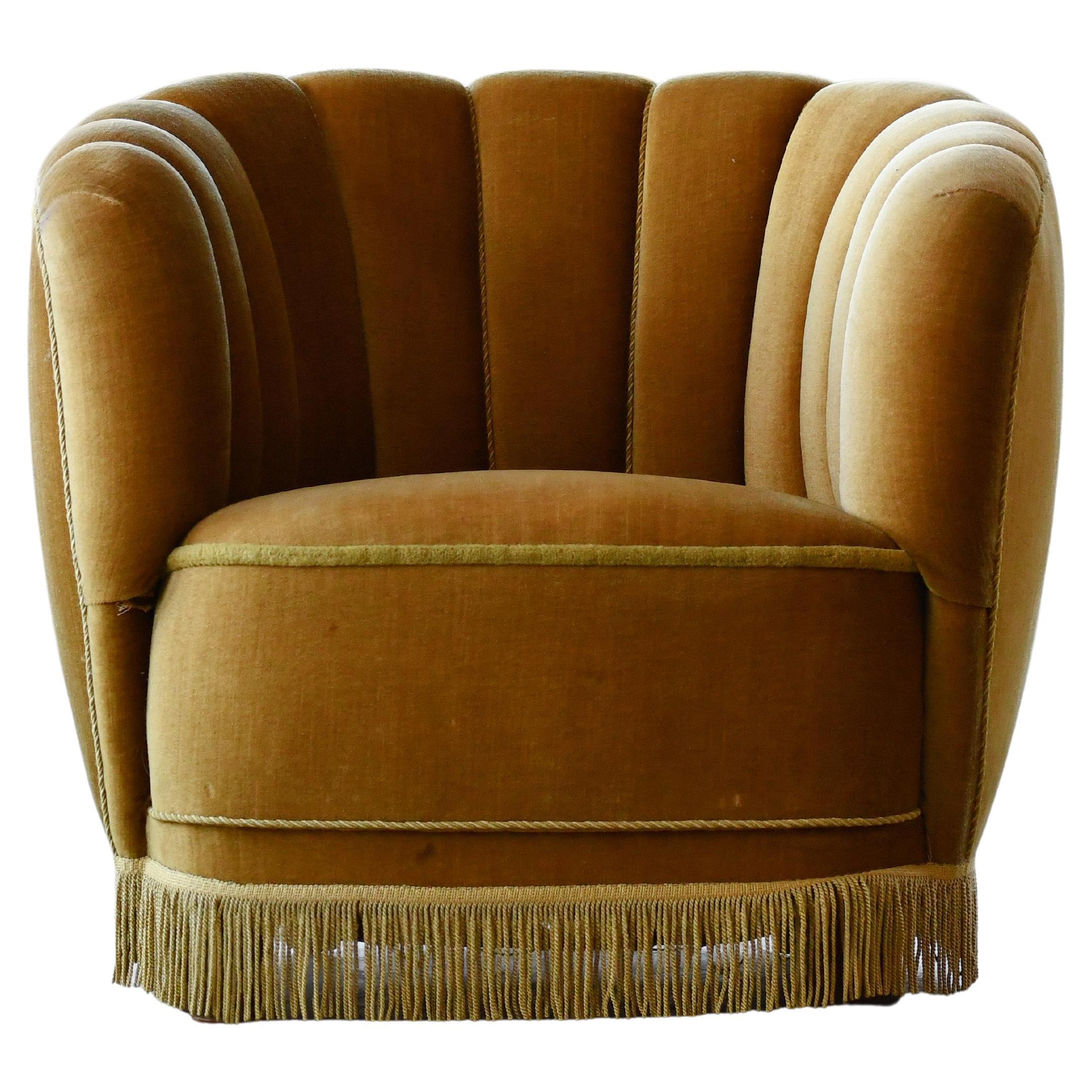 Danish 1940s Barrel Style Club or Lounge Chair in the Manner of Viggo Boesen 