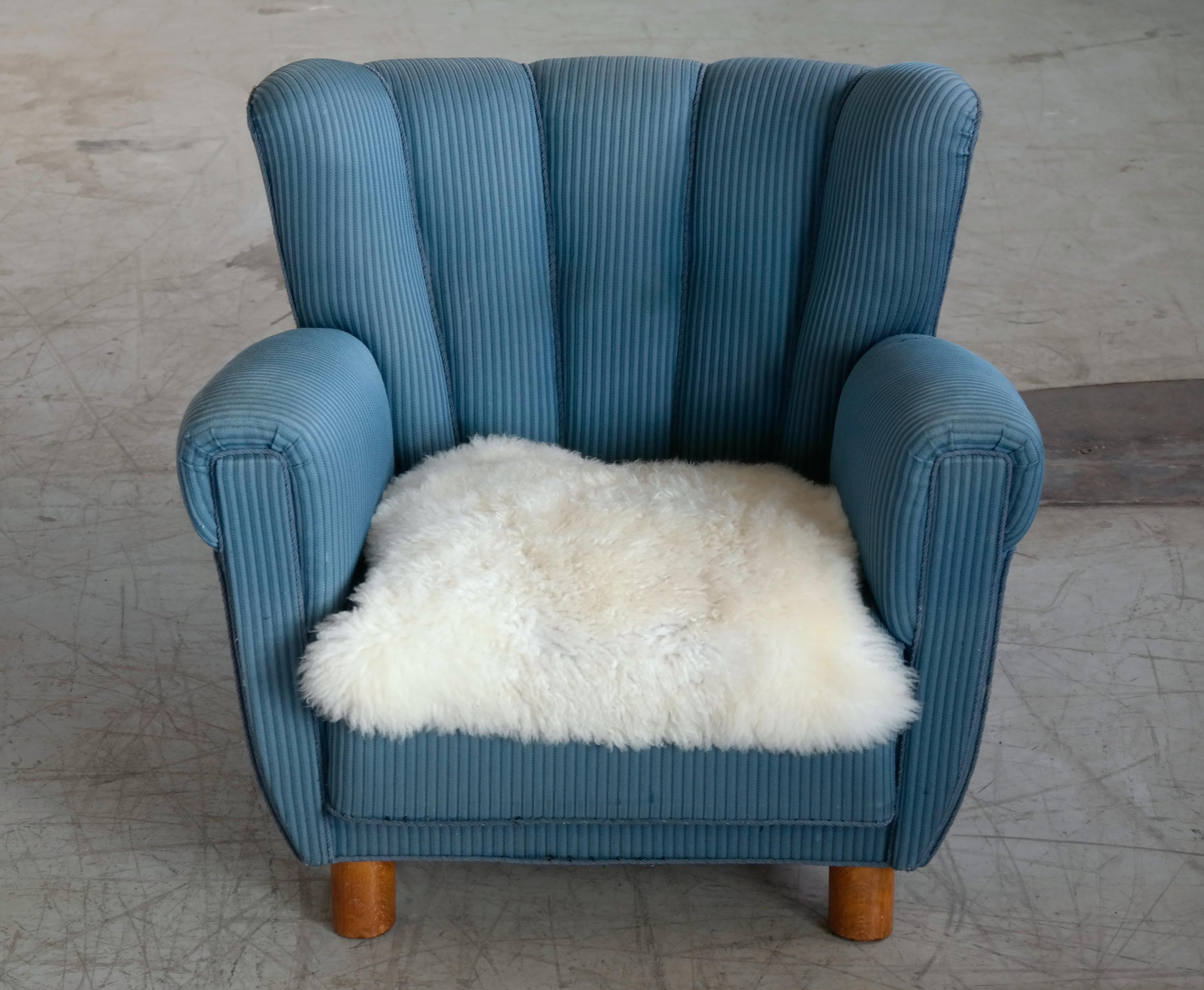 Mid-Century Modern Danish 1940s Boesen and Lassen Style Lounge Chair