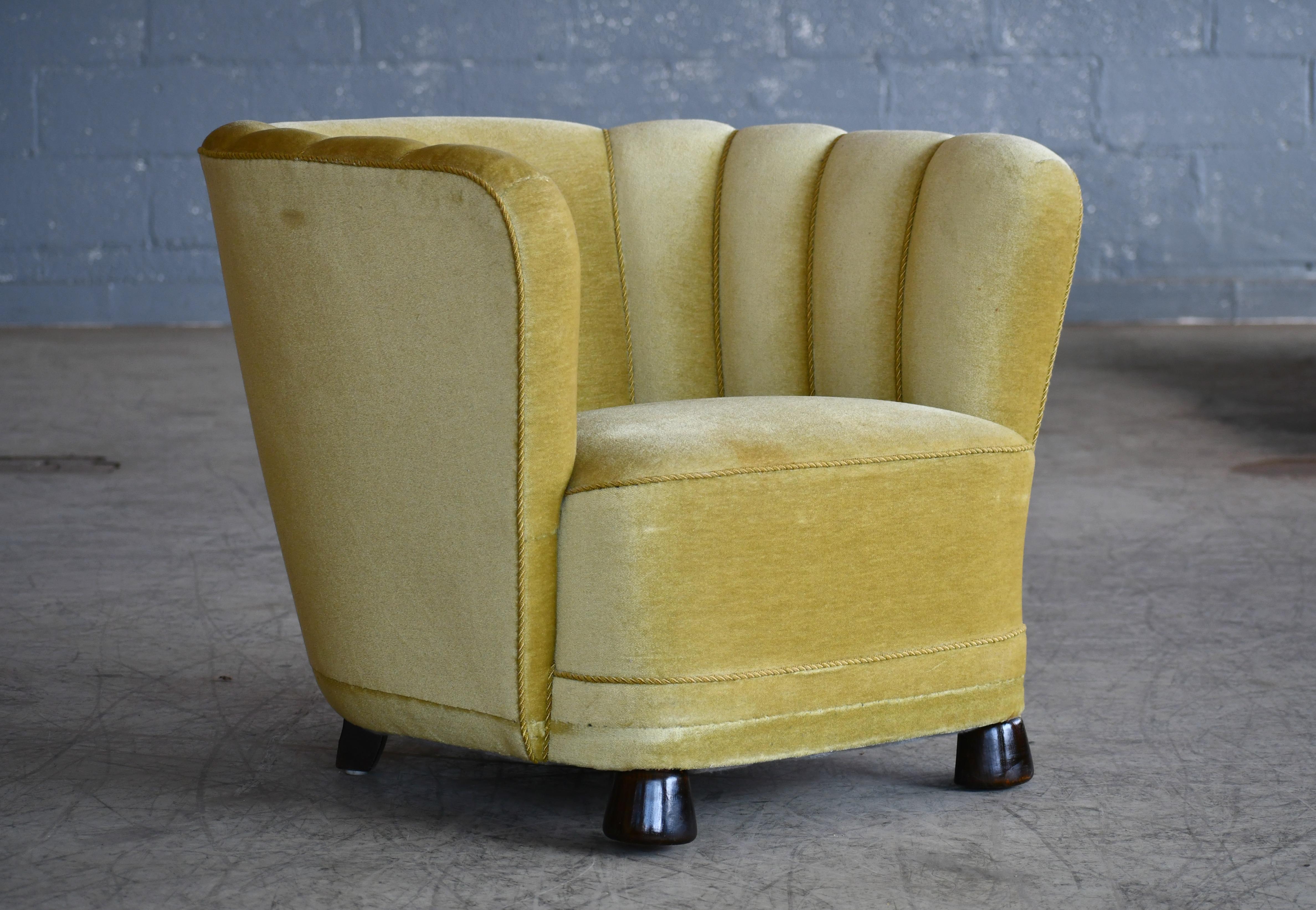 Scandinavian Modern Danish 1940s Boesen Banana Style Curved Tub Club Chair