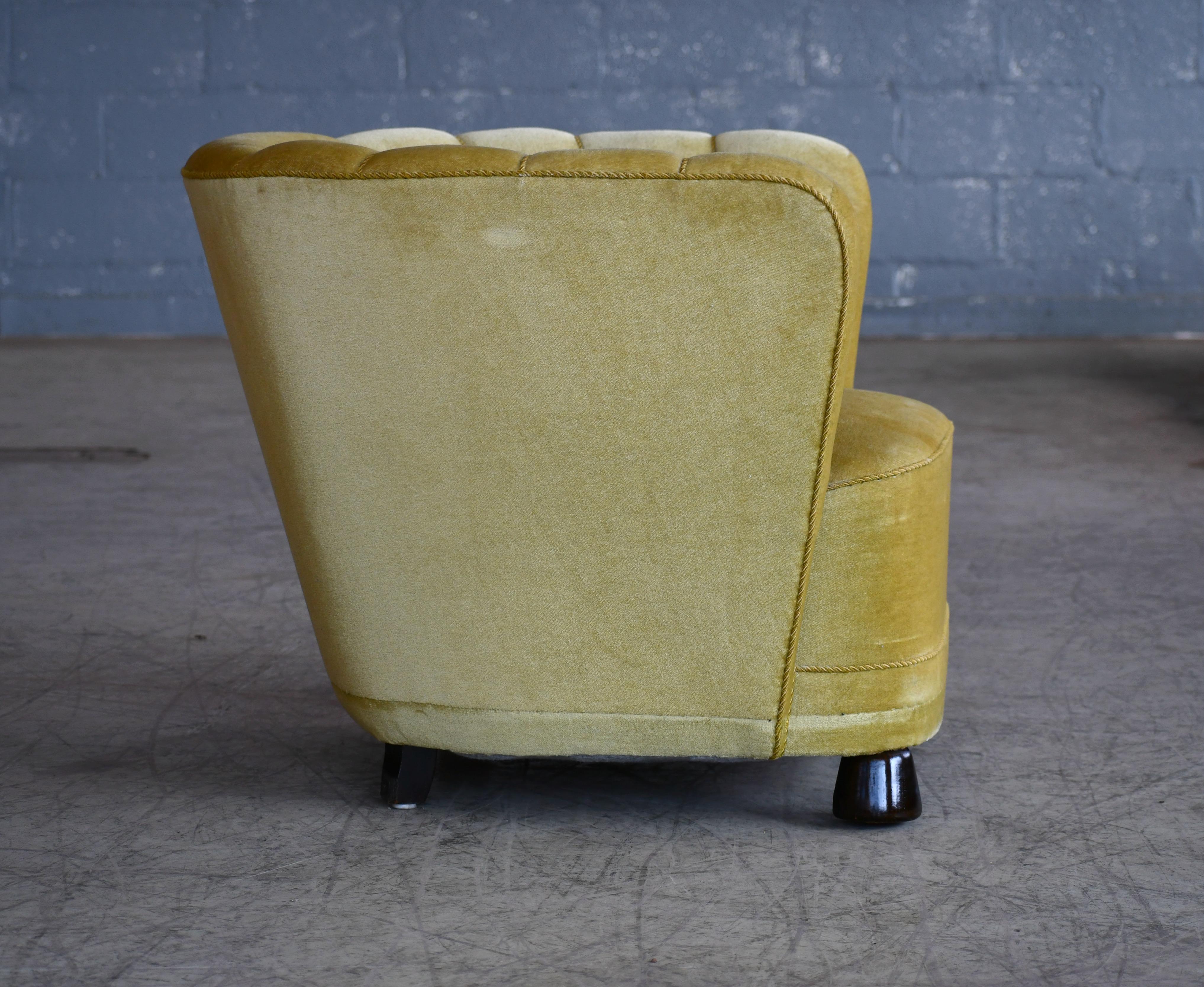 Mid-20th Century Danish 1940s Boesen Banana Style Curved Tub Club Chair