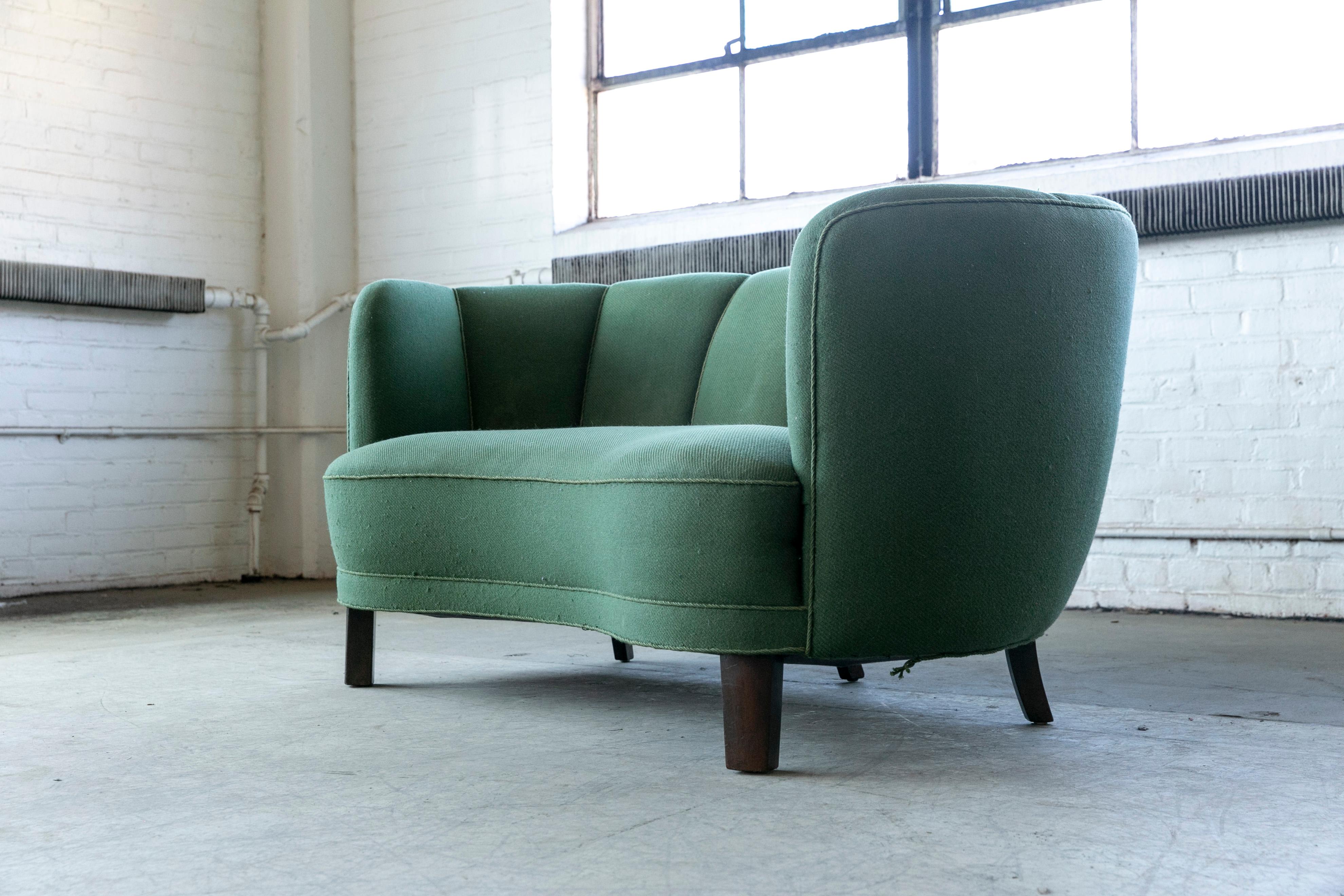 Danish 1940s Channel Back Banana Form Curved Sofa or Loveseat in Green Wool In Good Condition In Bridgeport, CT