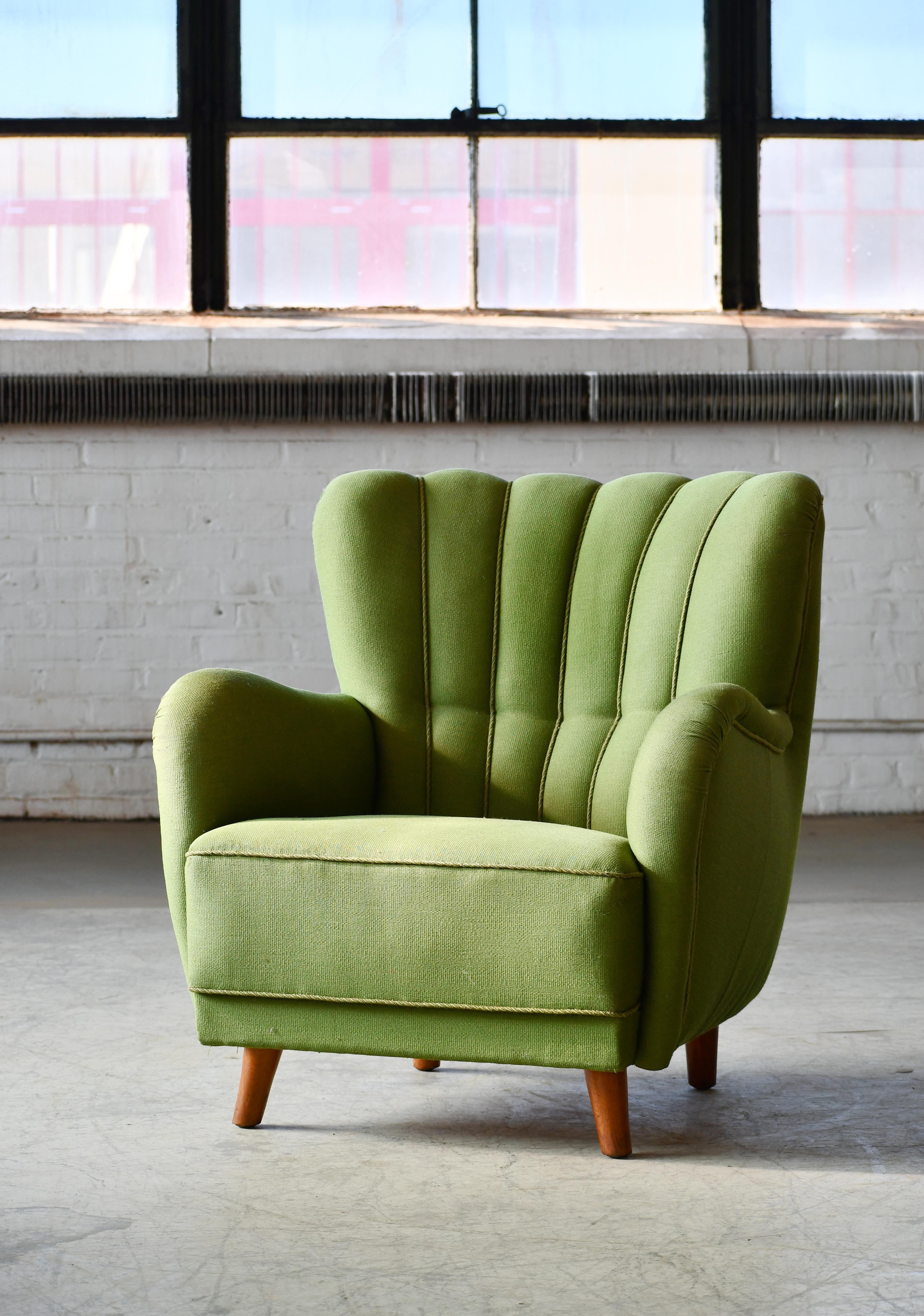 Mid-Century Modern Danish 1940s Channel Back Low Back Lounge Chair in Emerald Green Wool For Sale