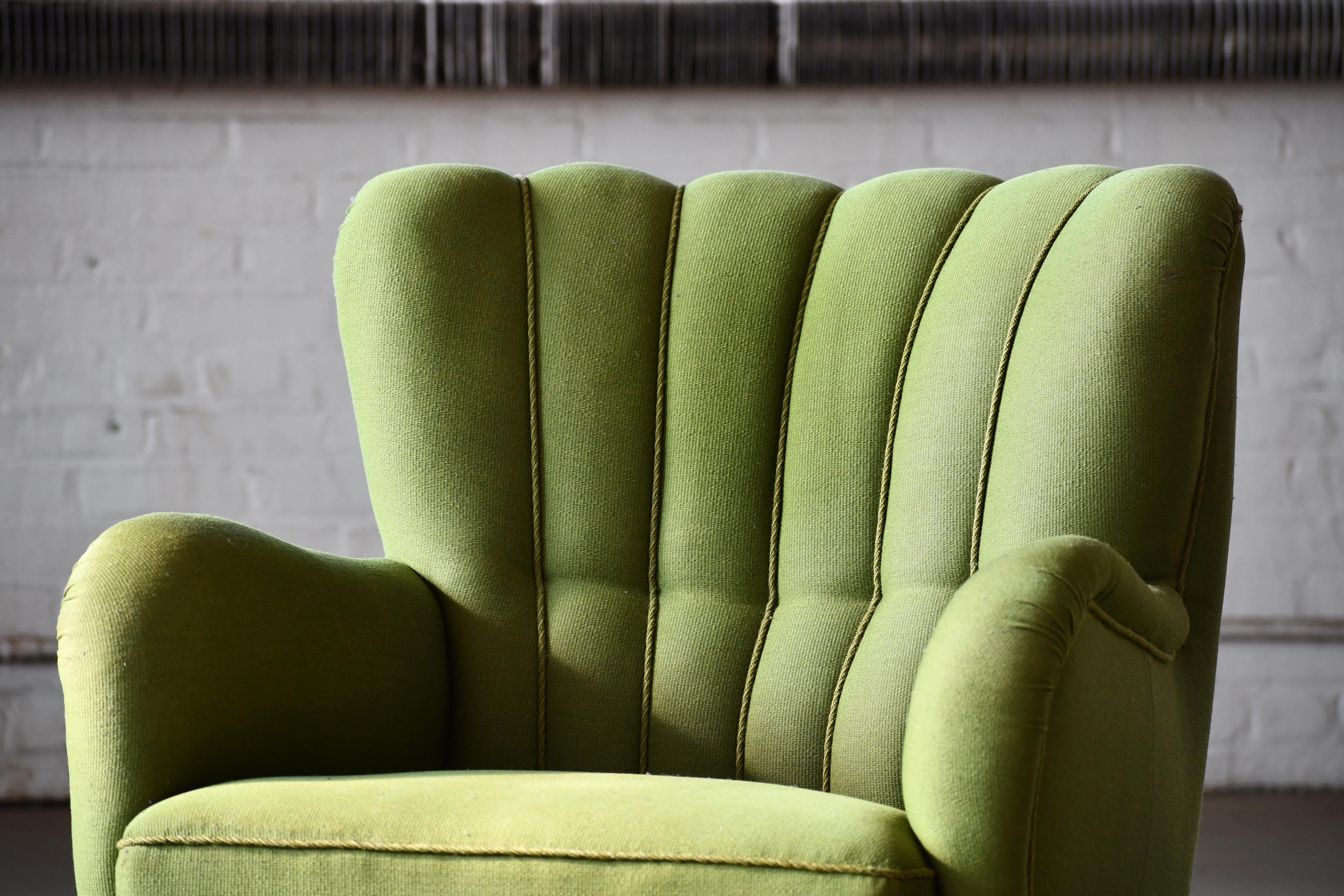 Mid-20th Century Danish 1940s Channel Back Low Back Lounge Chair in Emerald Green Wool For Sale