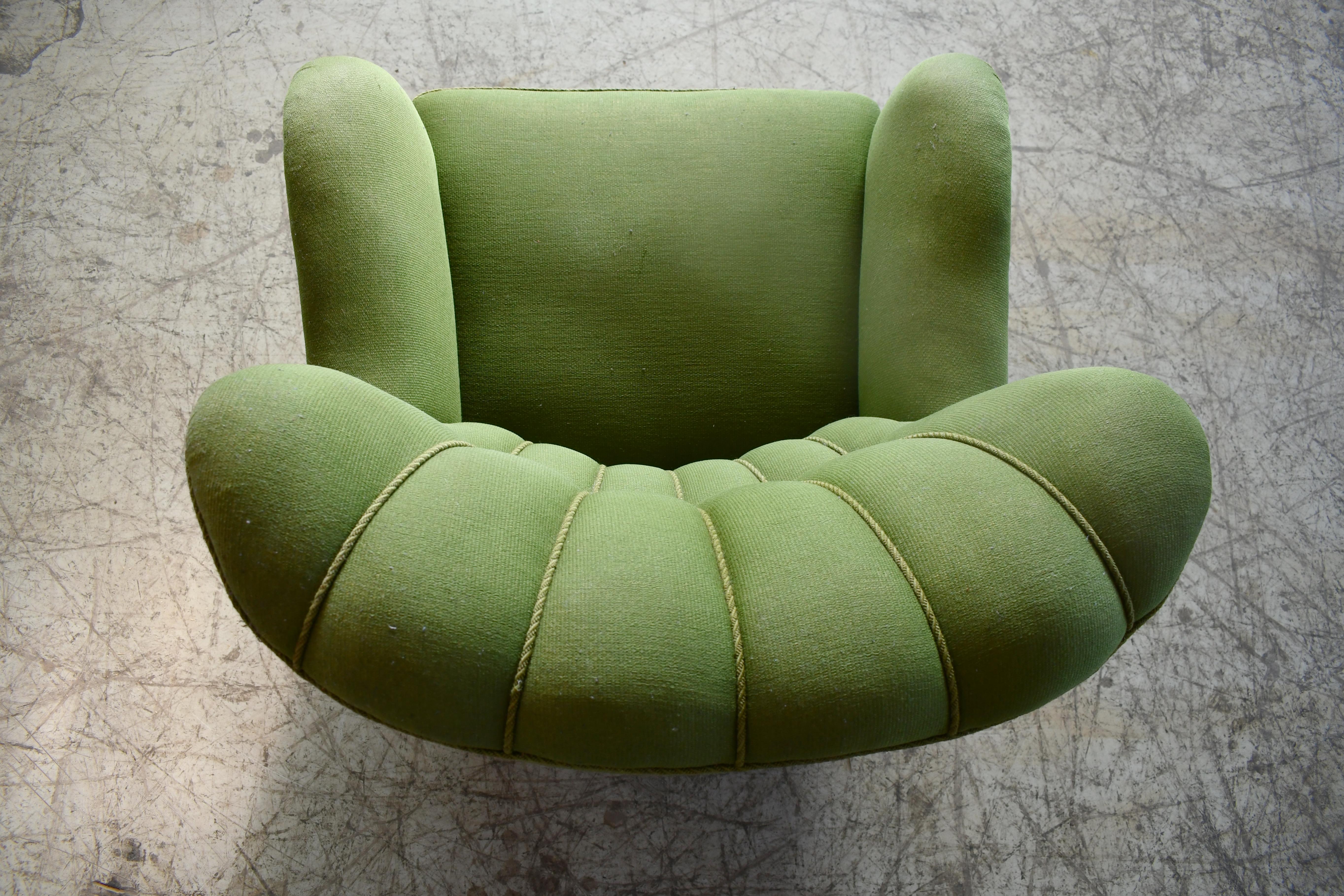 Danish 1940s Channel Back Low Back Lounge Chair in Emerald Green Wool For Sale 1