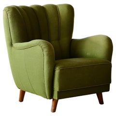 Fauteuil de salon danois à dossier bas et dossier cannelé en laine vert émeraude, années 1940