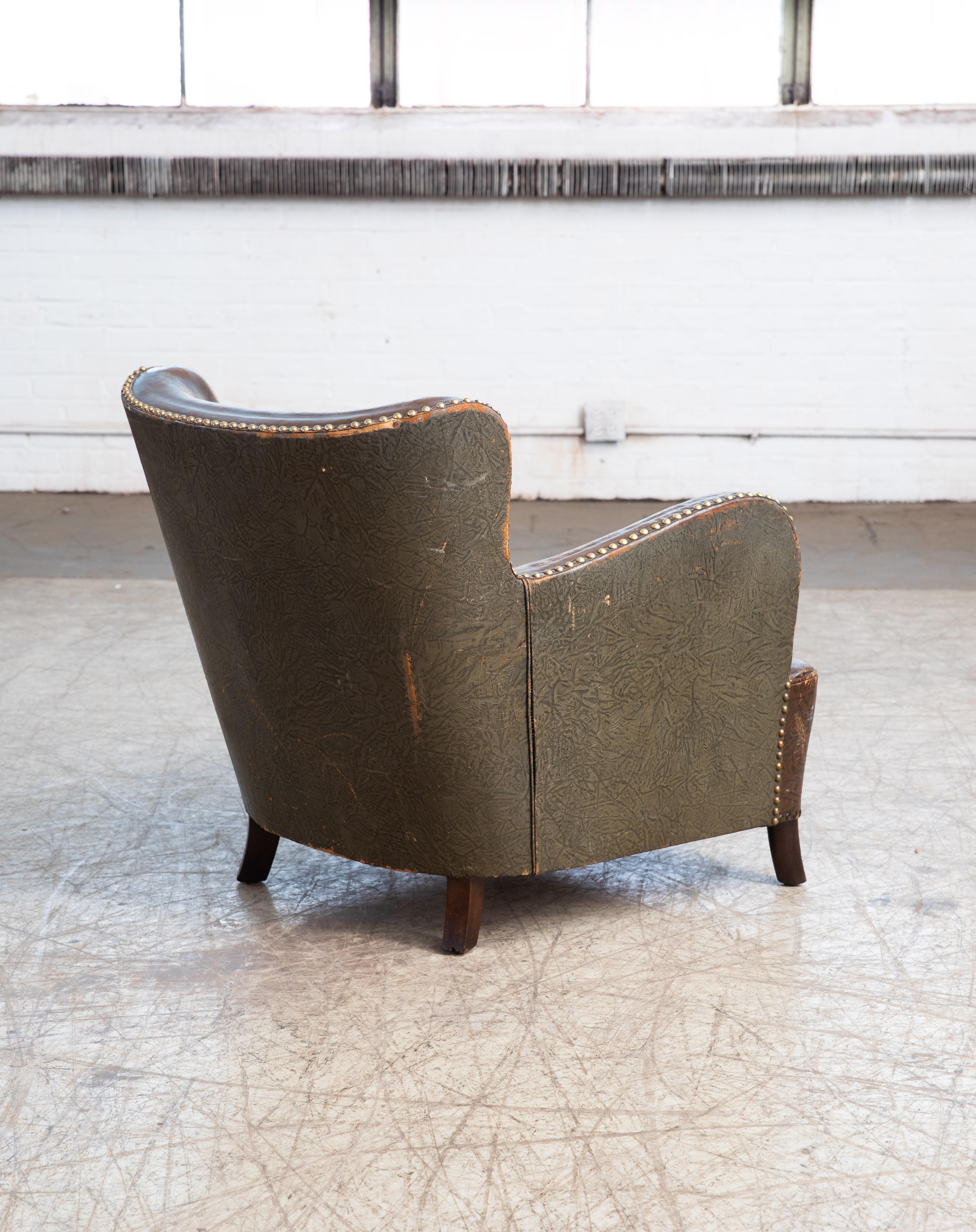 Mid-20th Century Danish 1940s Club Chair in Brown Patinated Leather in the Style of Fritz Hansen