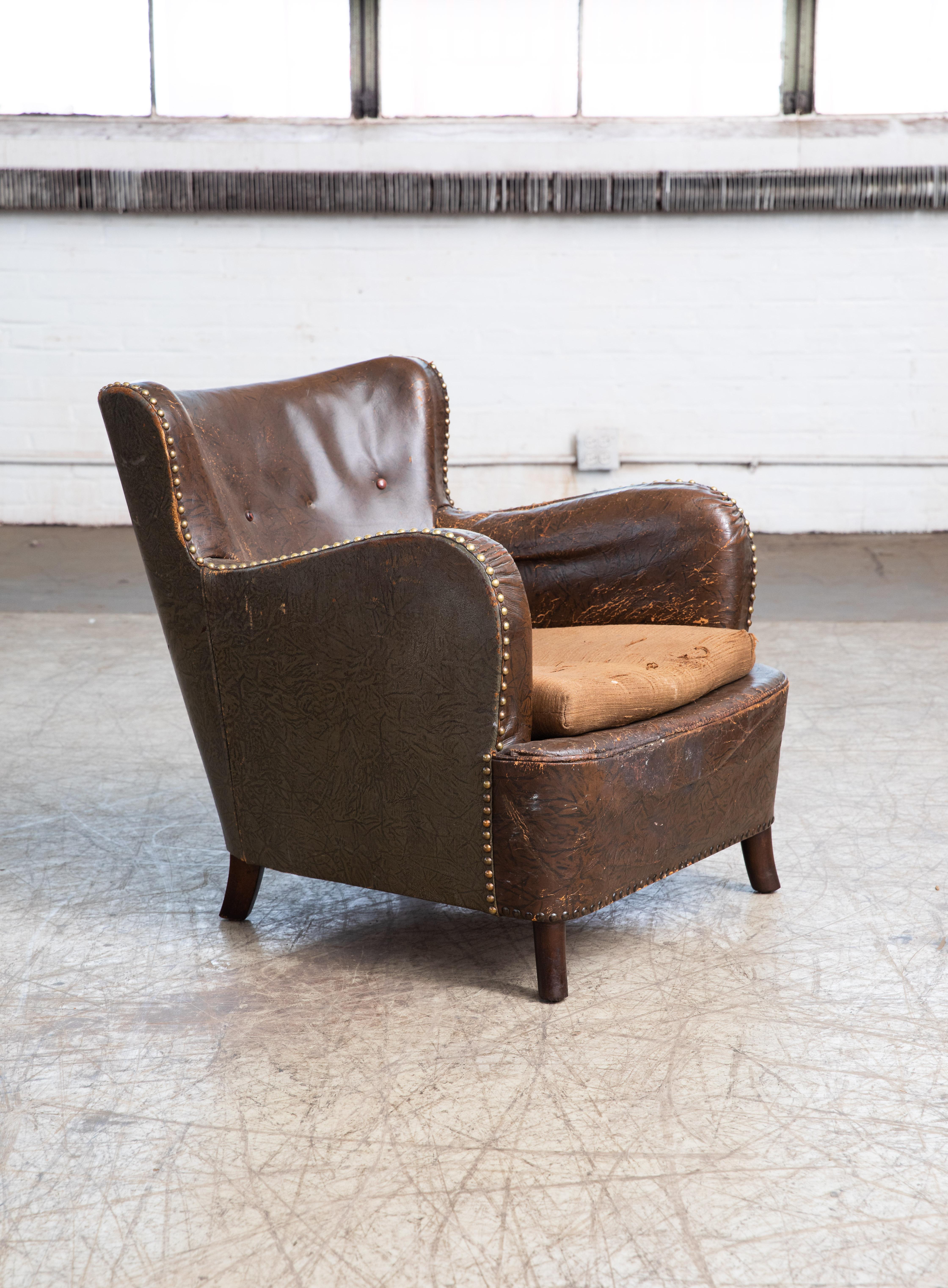 Danish 1940s Club Chair in Brown Patinated Leather in the Style of Fritz Hansen 1
