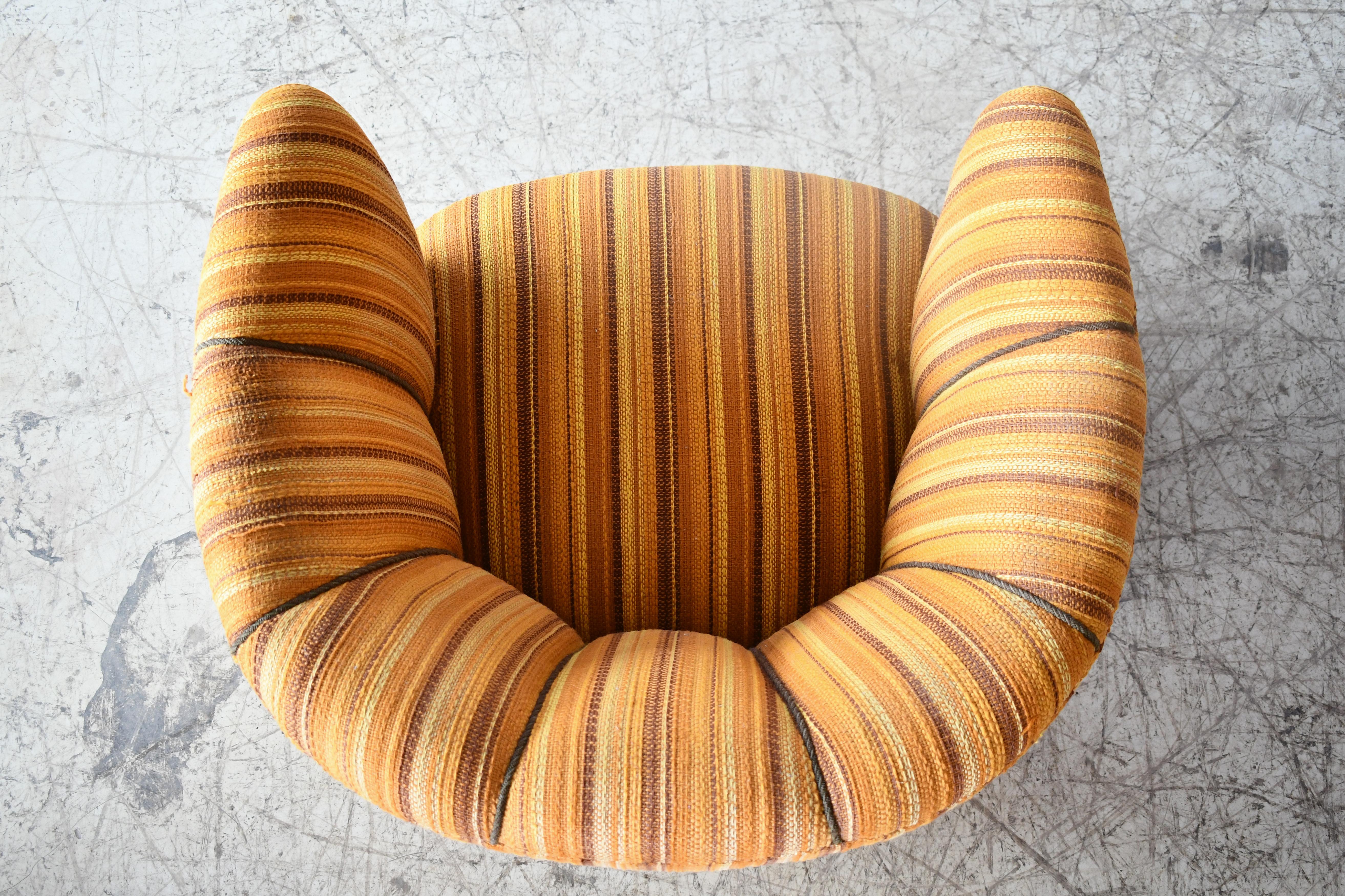 Mid-Century Modern Danish 1940s Club or Lounge Chair in the Style of Viggo Boesen