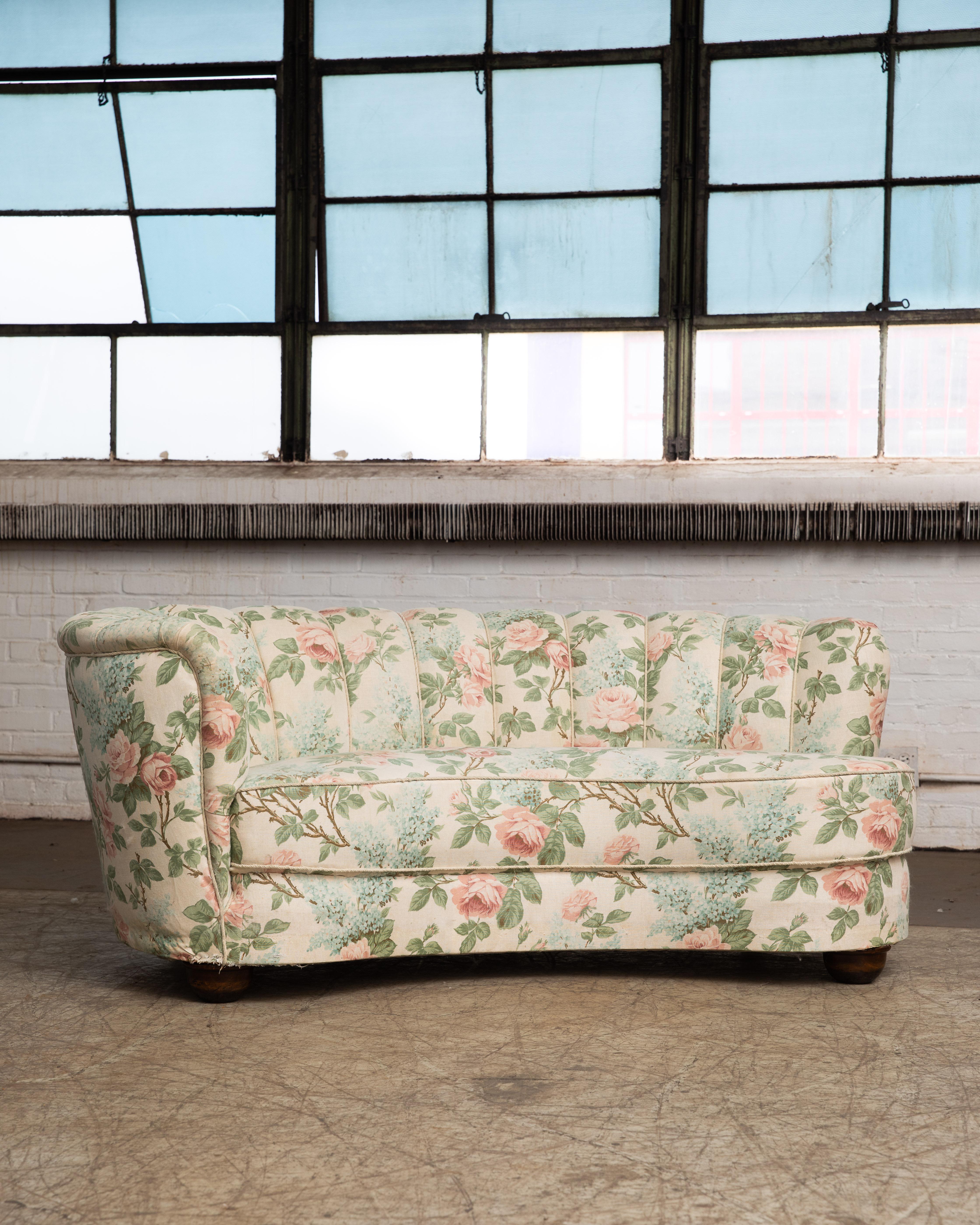 Danish 1940s Curved Banana Shape Loveseat and Chaise Lounge in Floral Fabric 2